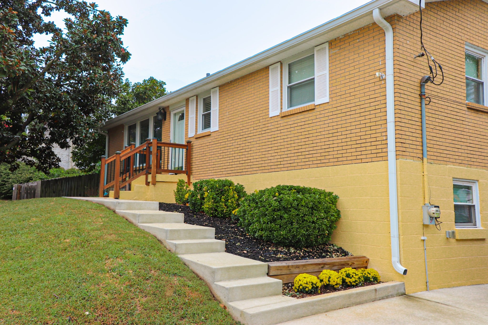 604 Galaxie Dr
