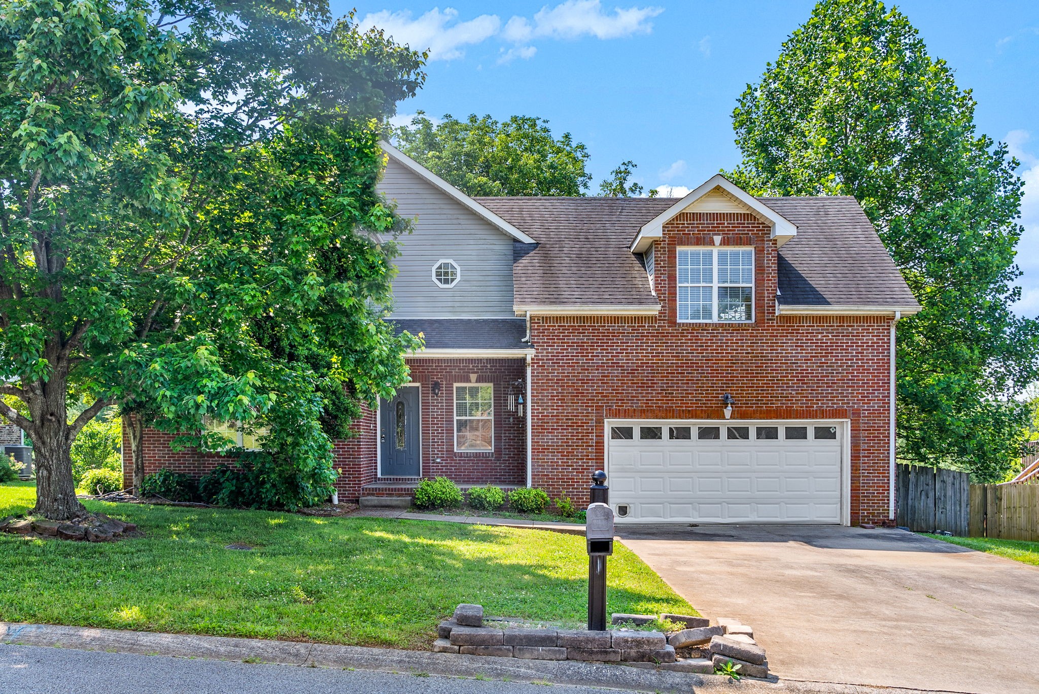 3513 Clover Hill Dr