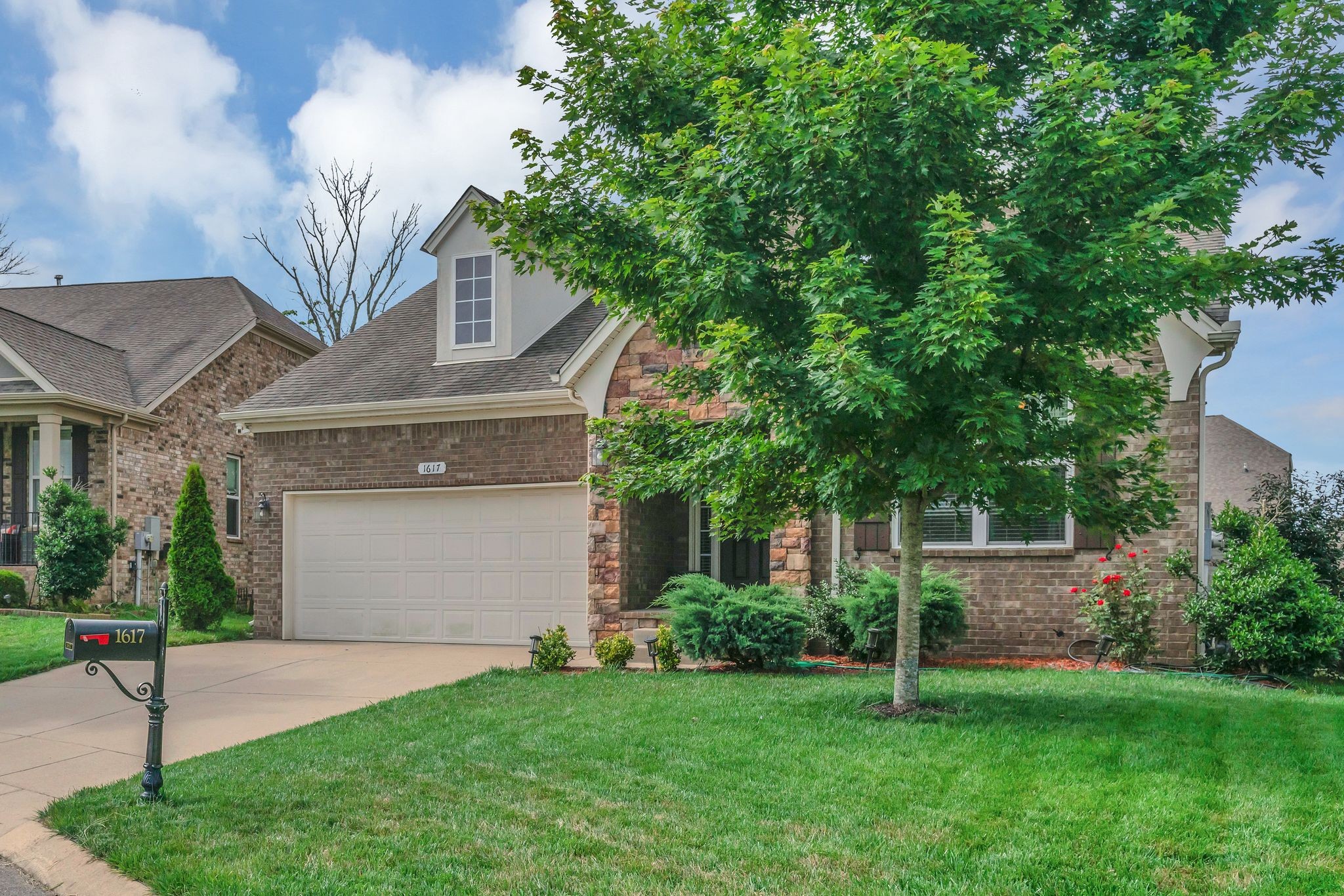 1617 Southhampton Way