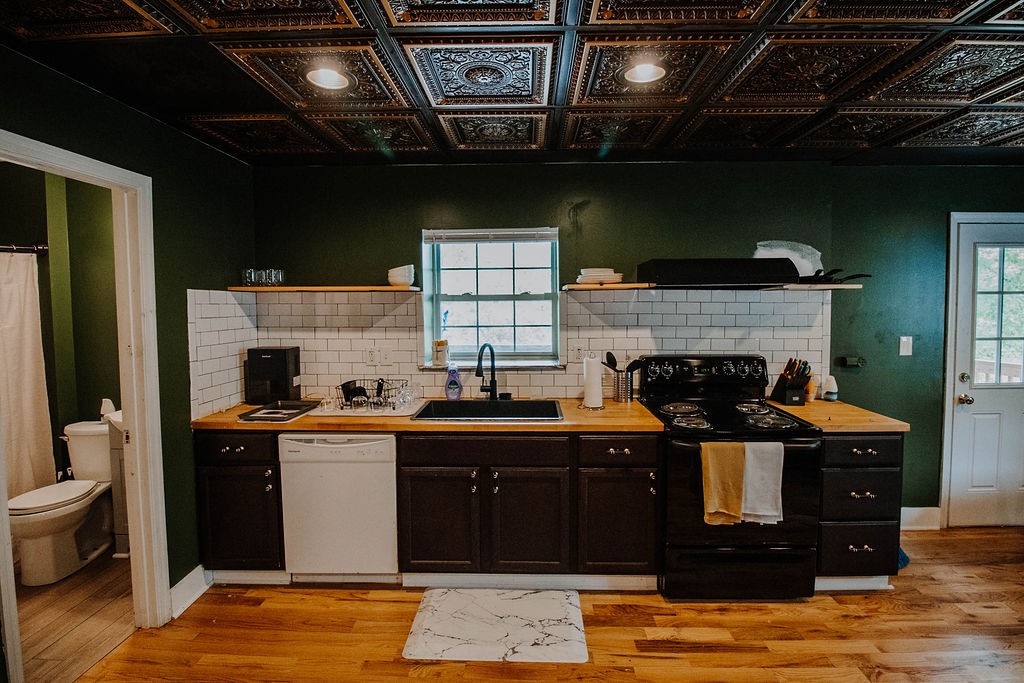 Columbia, Tennessee 38401, United States, 2 Bedrooms Bedrooms, ,1 BathroomBathrooms,Residential,Active,27497