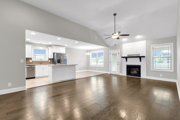 506 Latham Ct