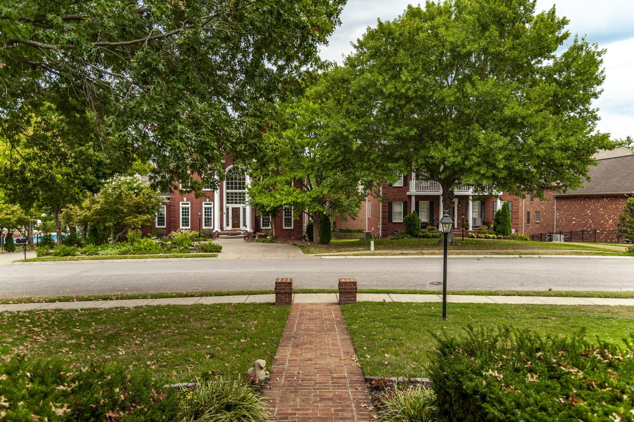 135 N Country Club Dr