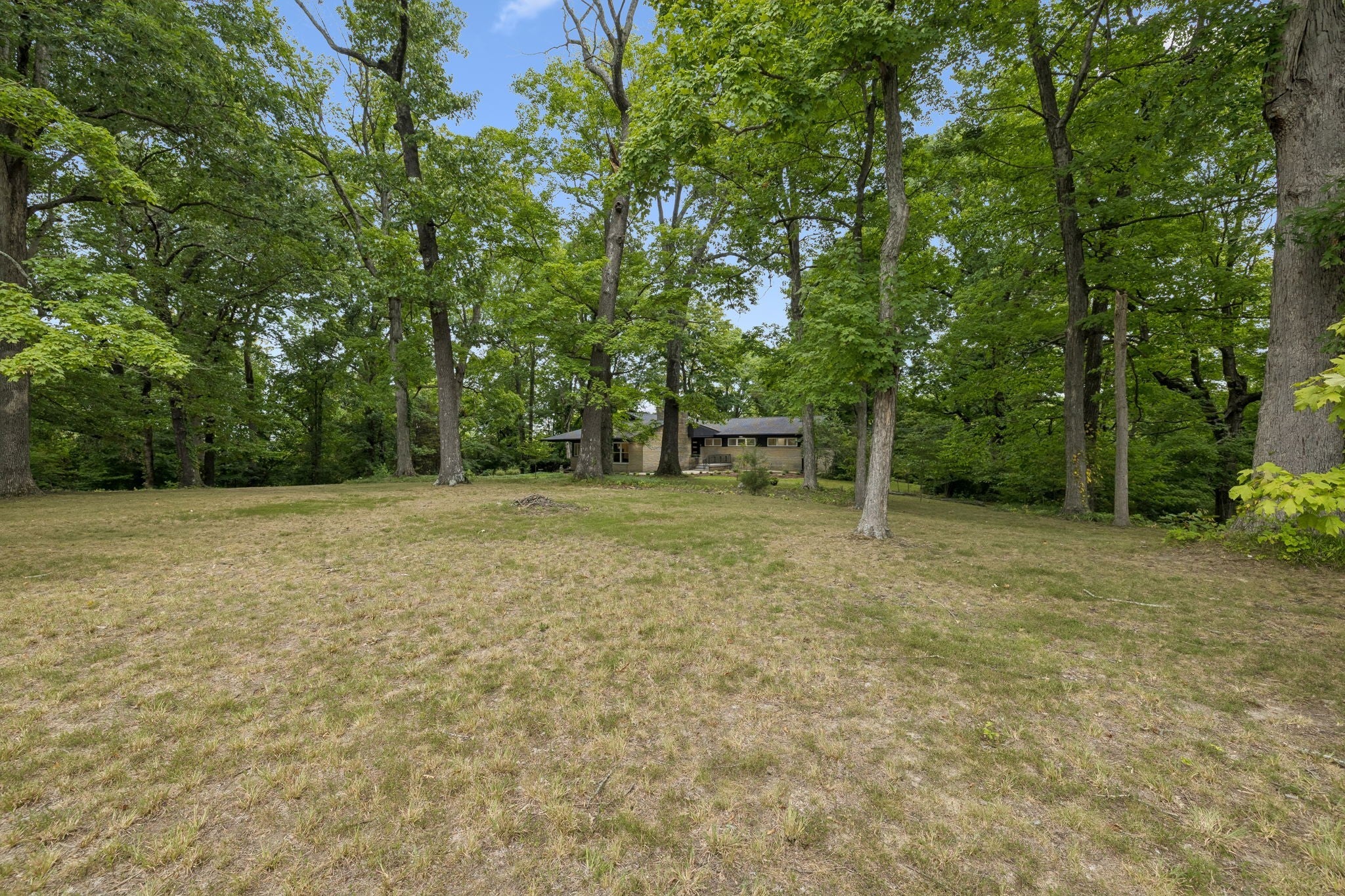 5572 Highway 76 E
