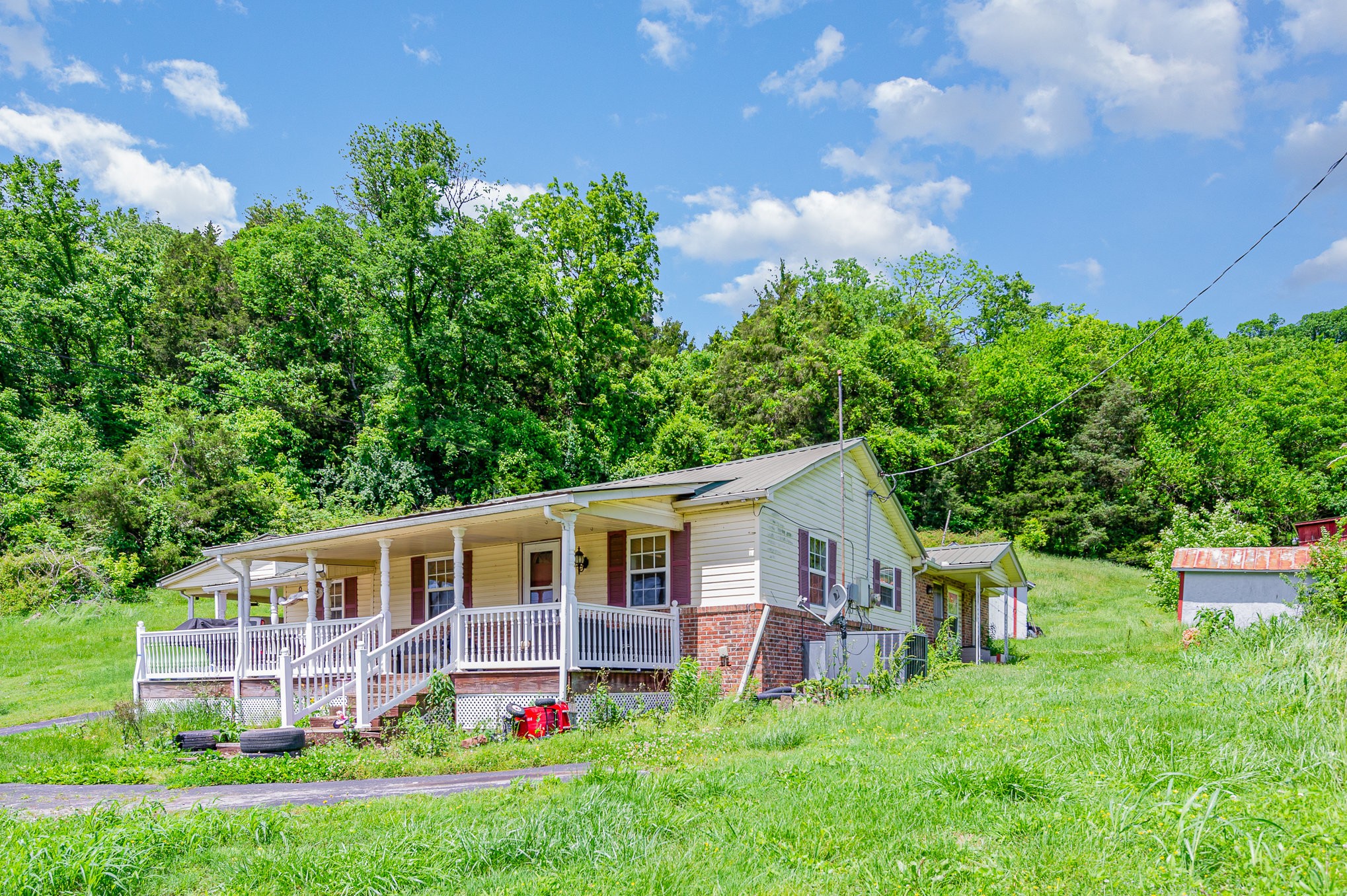 6185 Old Highway 31 E