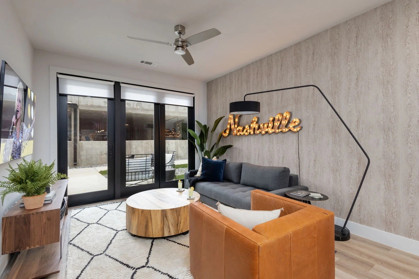 Photo 1 of 42 — 303 31st Ave N 213, Nashville, TN 37203