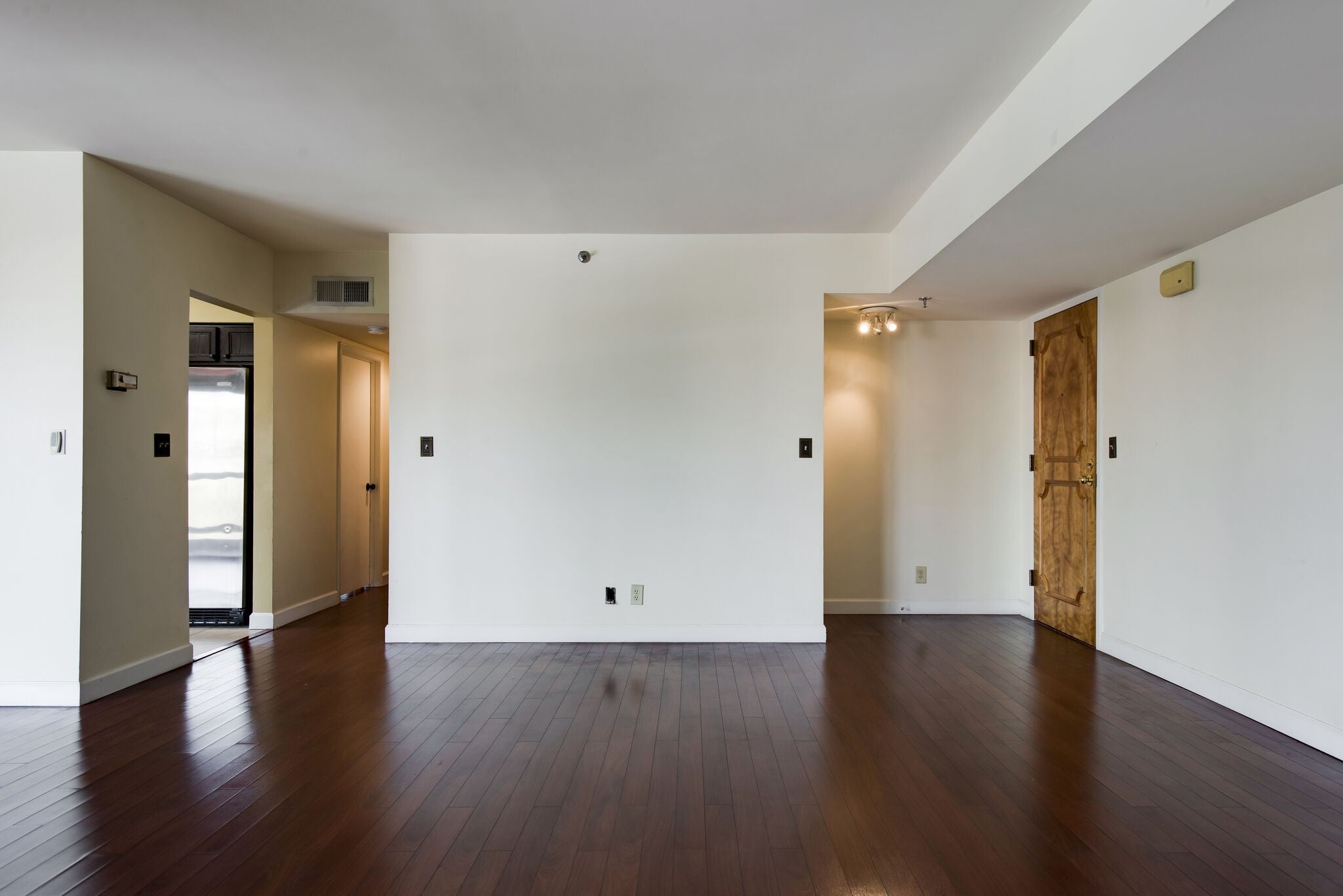 2-bed home for sale in Nashville, TN 37212, 900 19th Ave S 703 900 19th Ave S 703, Nashville TN 37212 2-bed home, photo 4 of 36