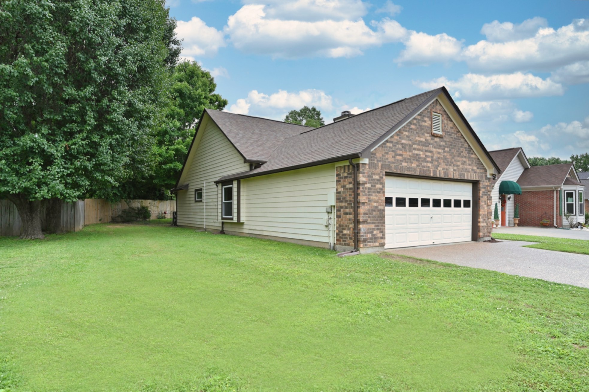 2722 River Bend Dr