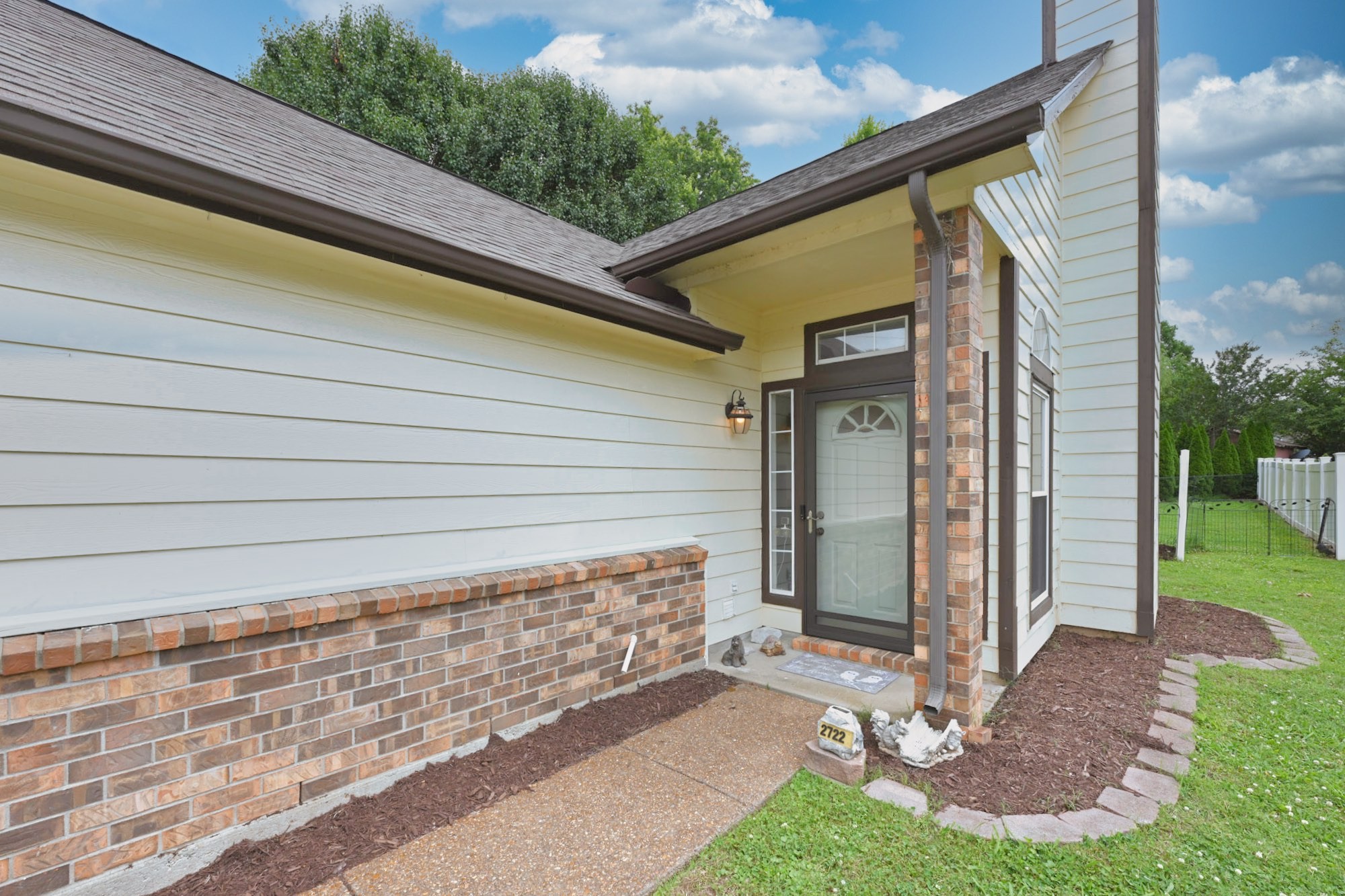 2722 River Bend Dr