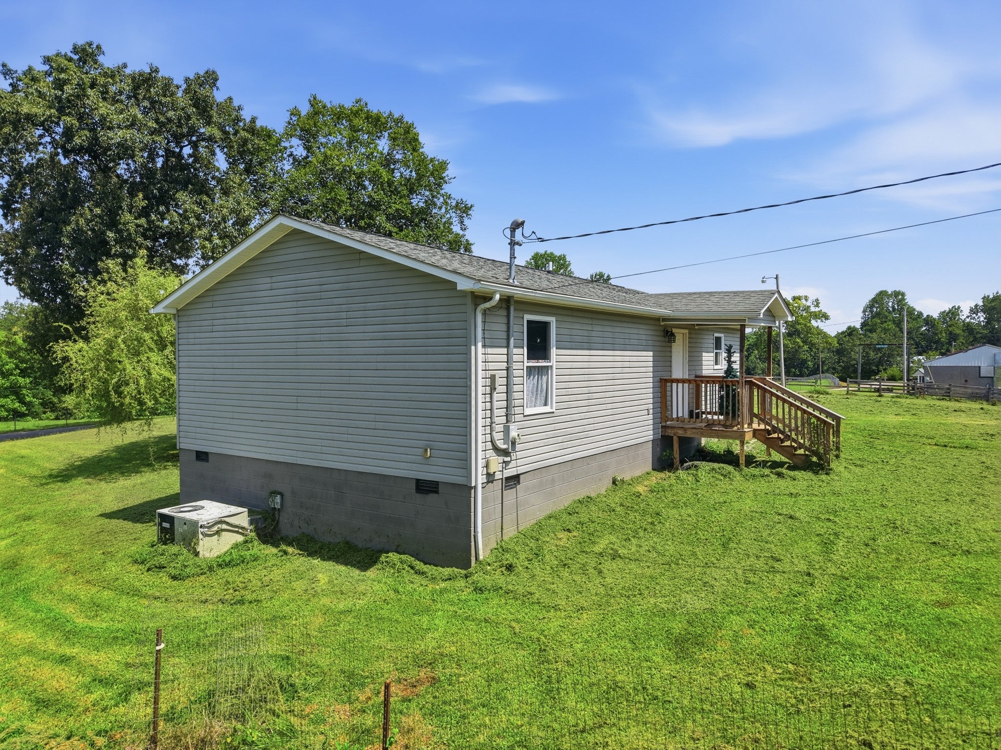 575 Simmons Cemetery Rd