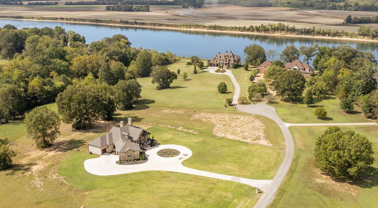 325 WILKES MANOR WAY