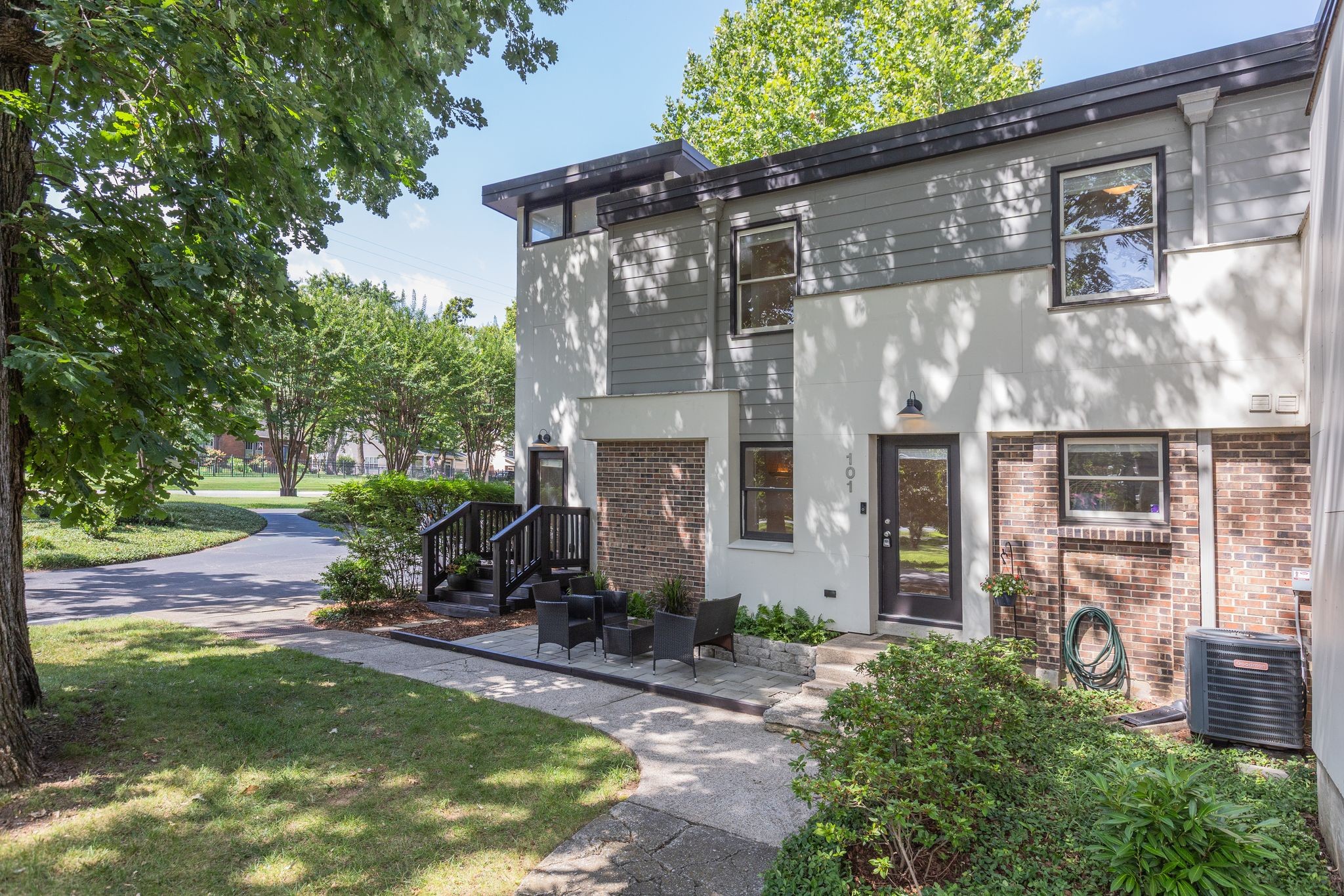 940 Gale Ln 101