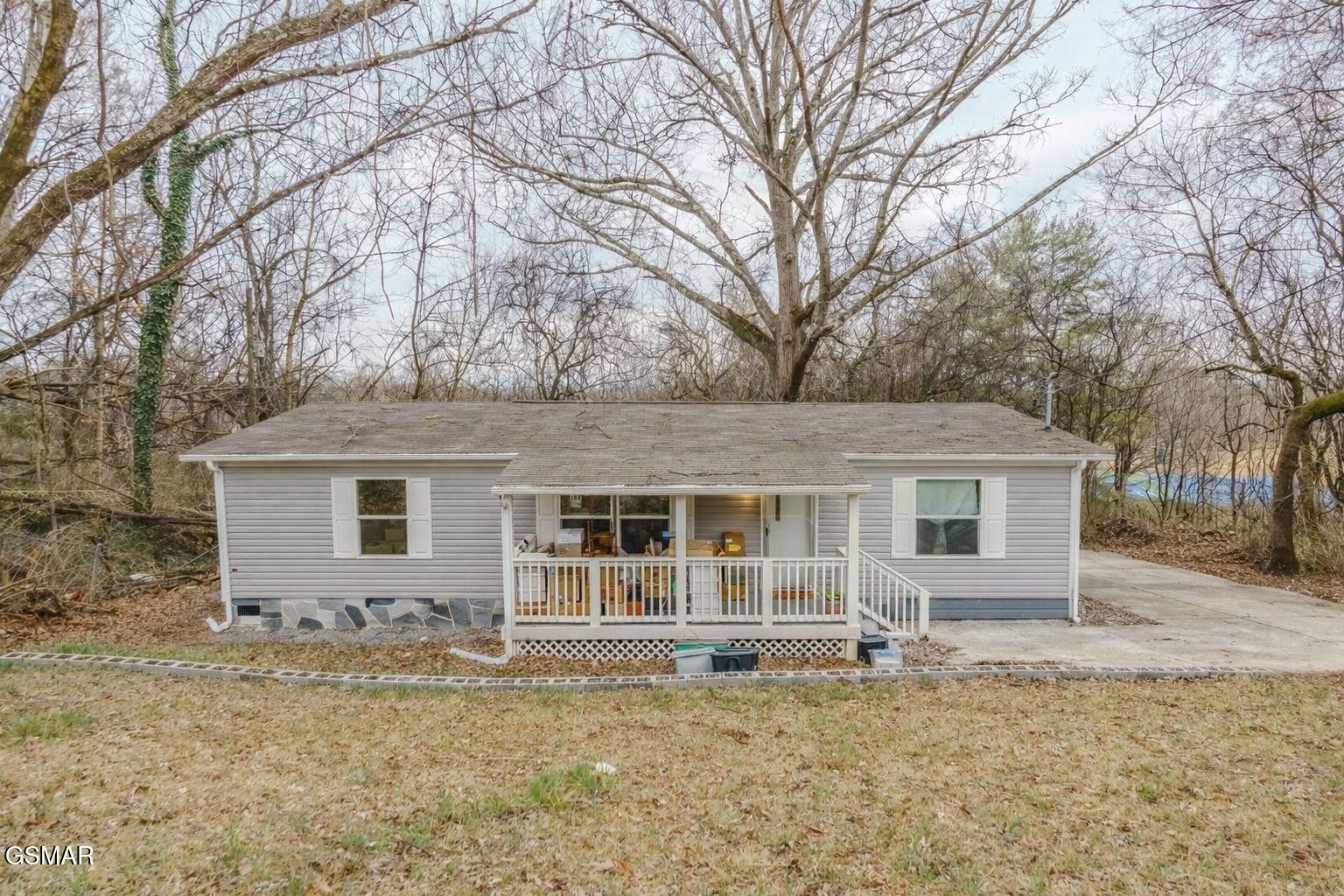 Photo 1 of 27 — 3954 Skyline Drive, Knoxville, TN 37914