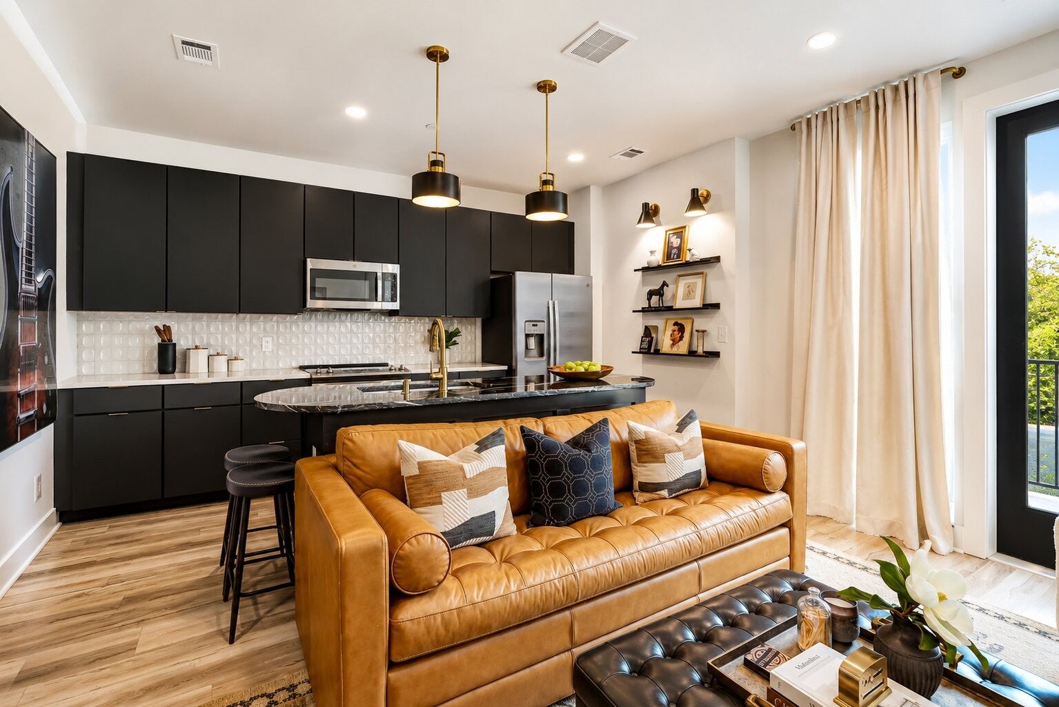 245 Hermitage Ave 402