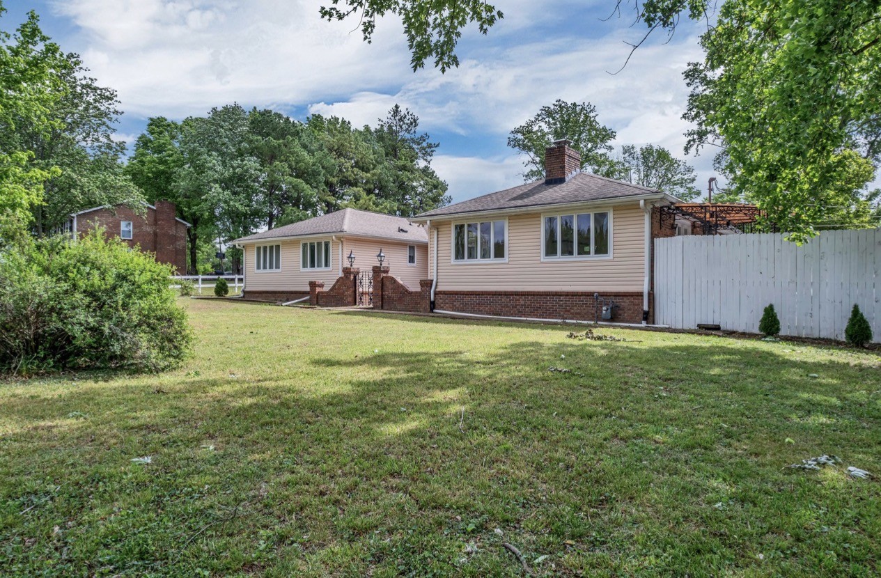 454 W Campbell Rd