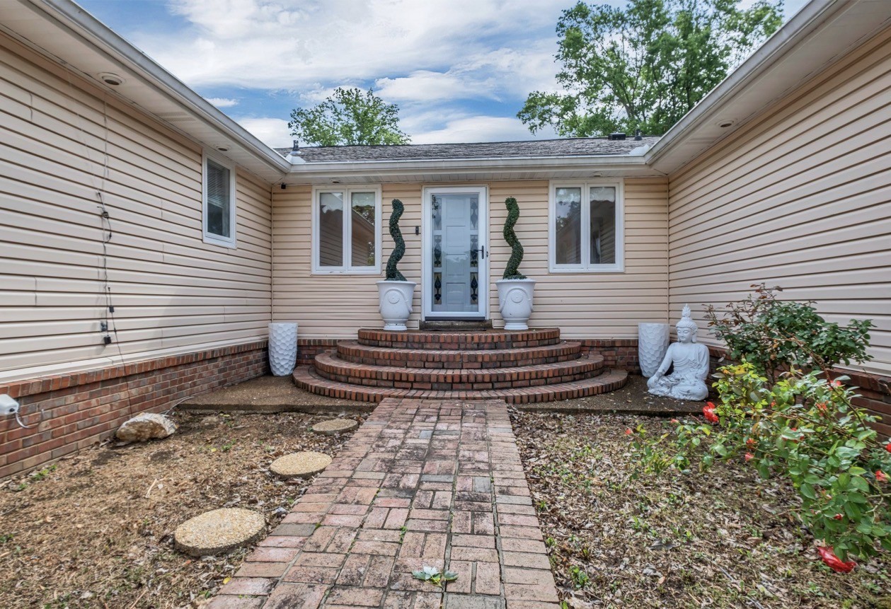 454 W Campbell Rd
