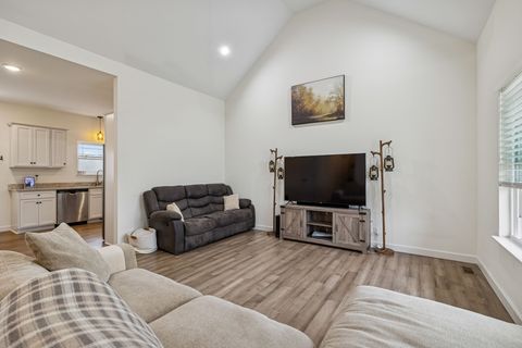 1159 Oak Grove Rd Dickson TN 37055