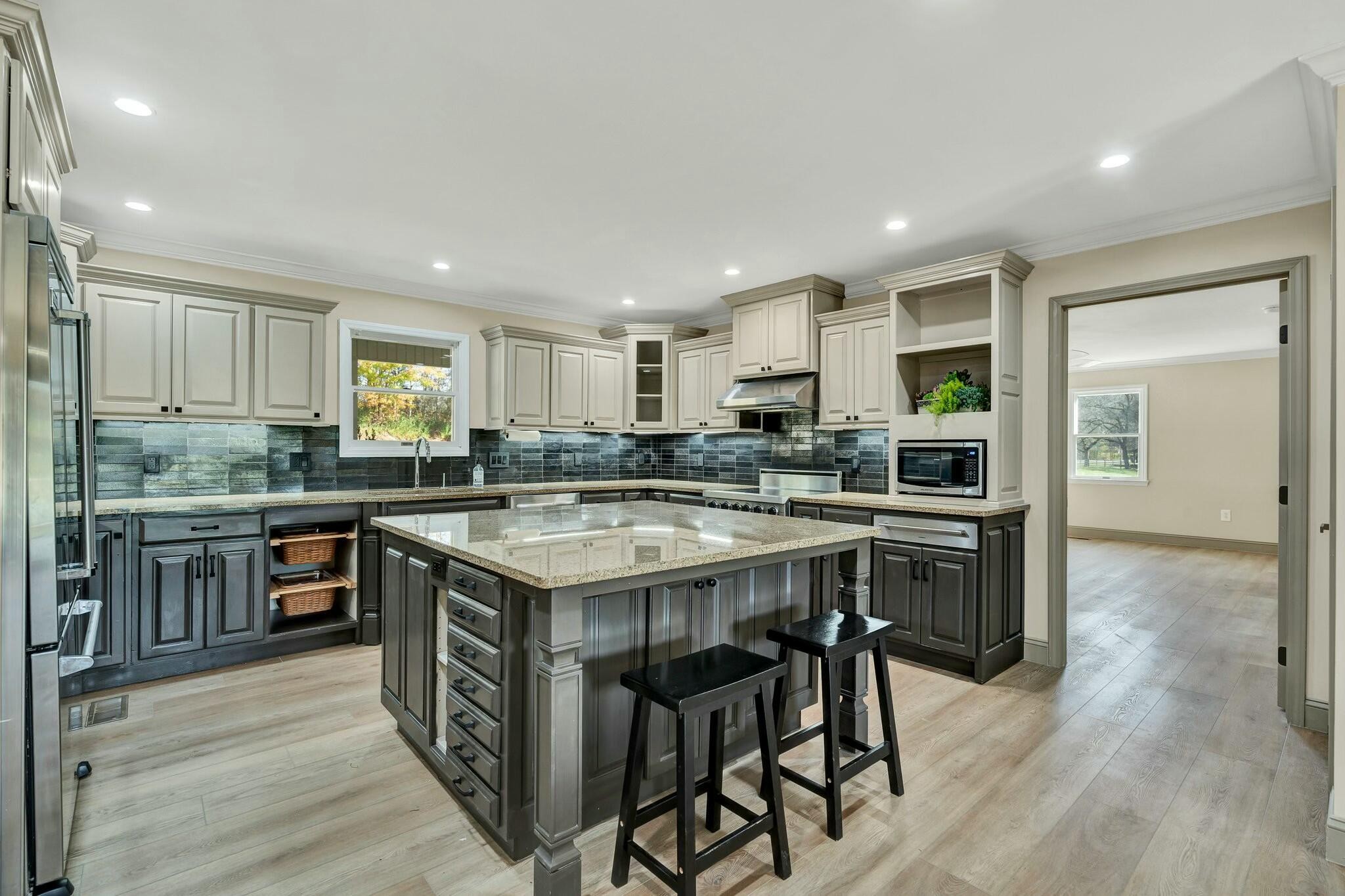 947 County Road 82