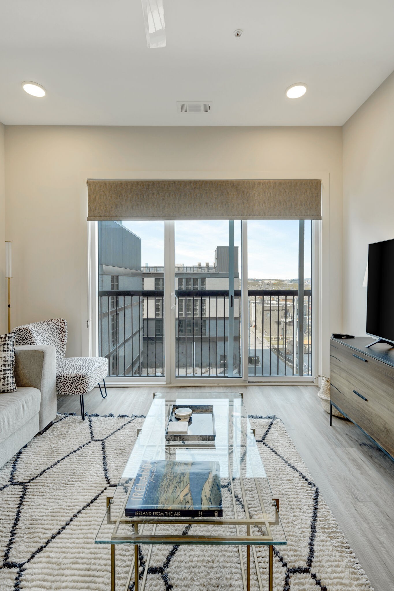 815 Main St 406