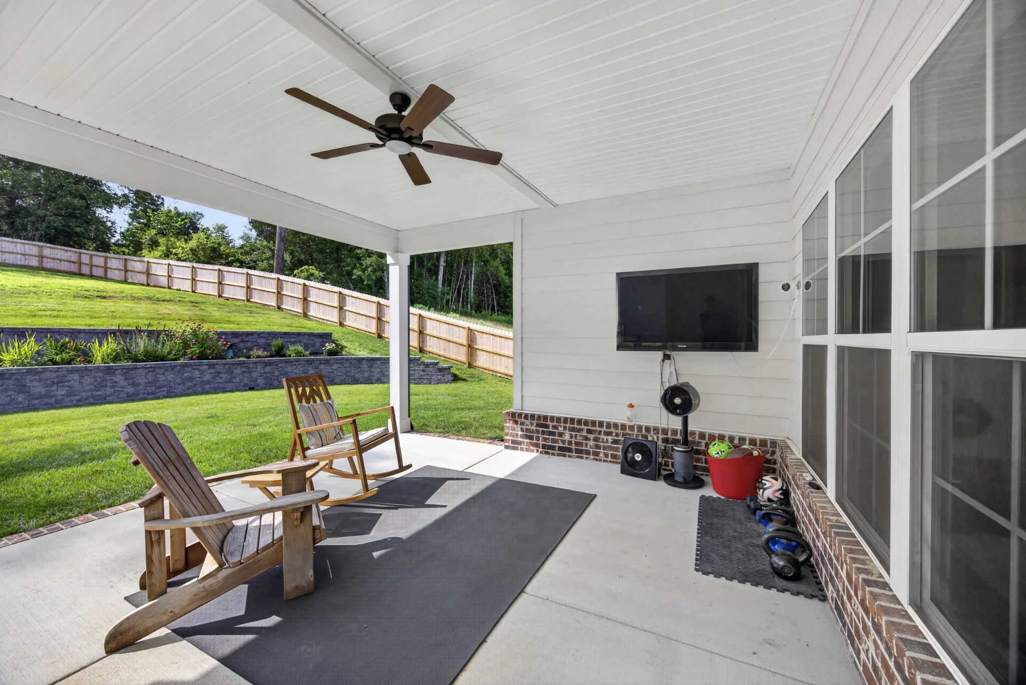 545 Bridle Path Ln