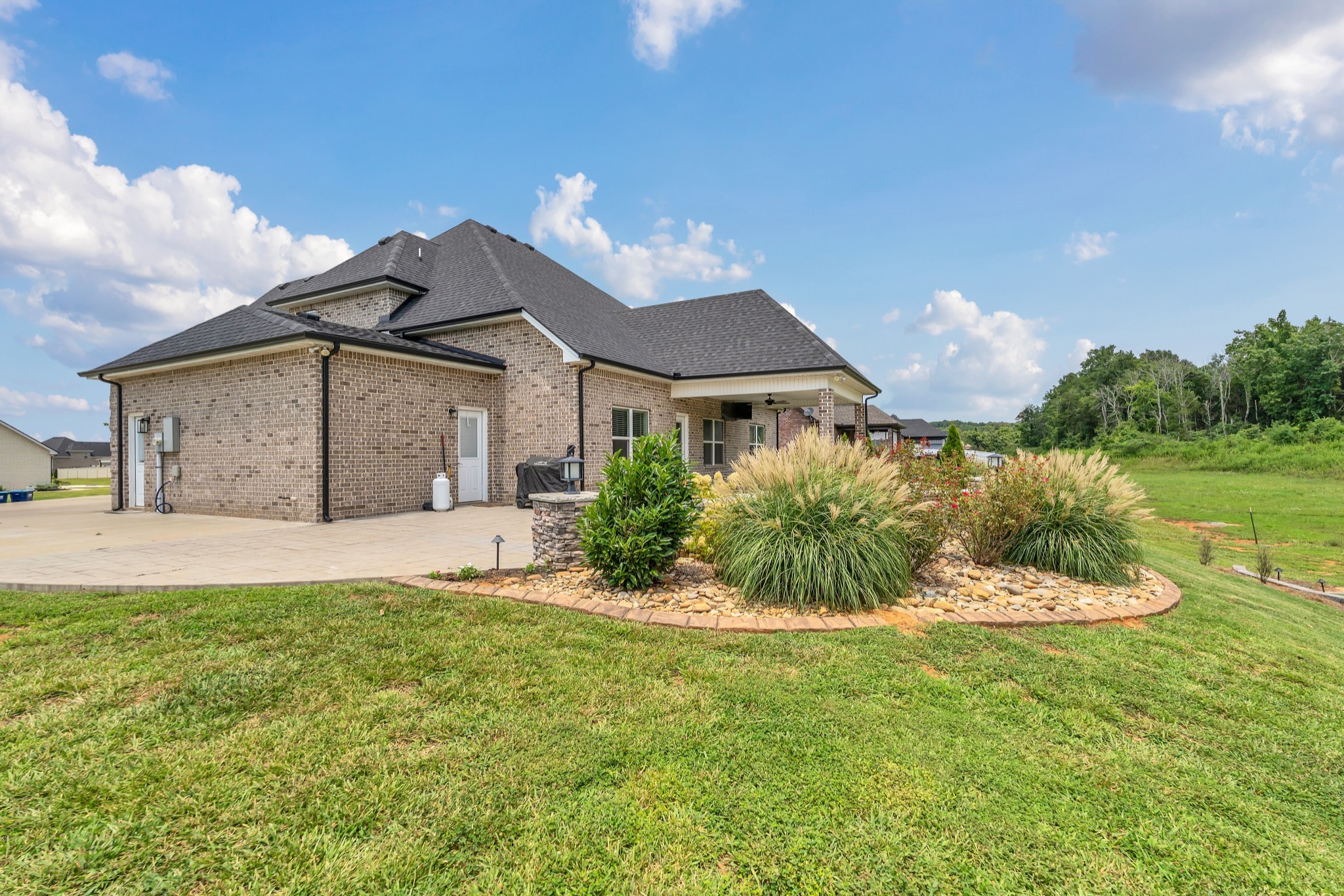 2802 Ella Louise Lane