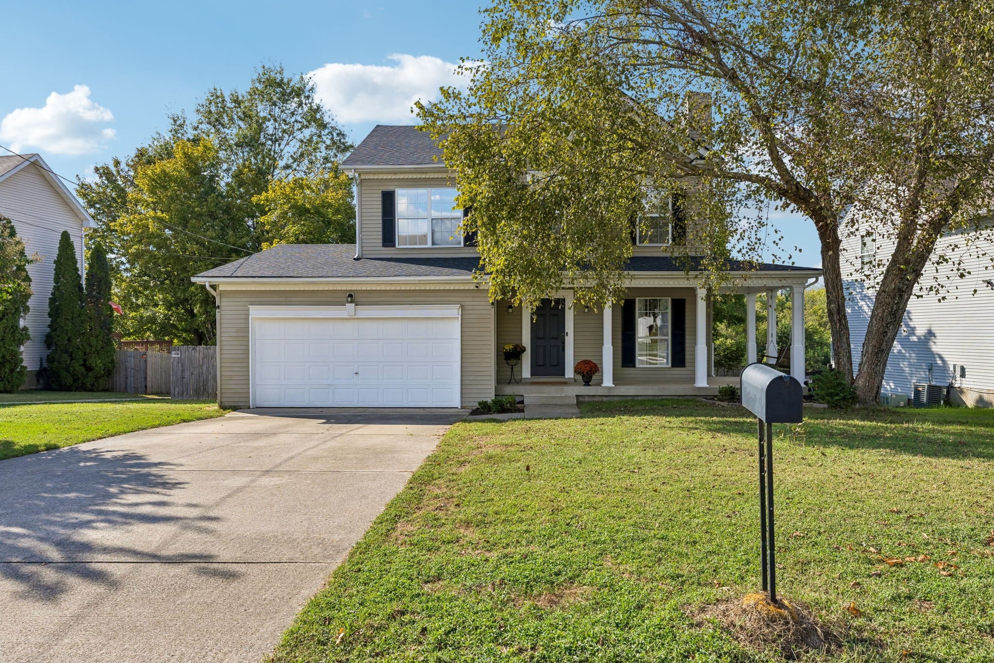 122 Waters Edge Ln