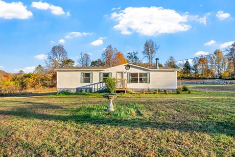 2804 Highway 49 E Charlotte TN 37036