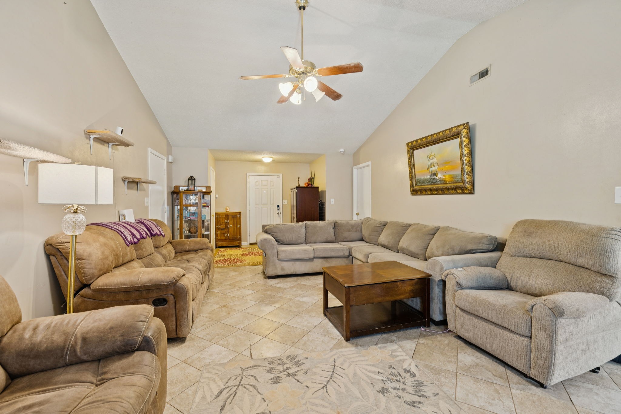404 Kelsey Dr