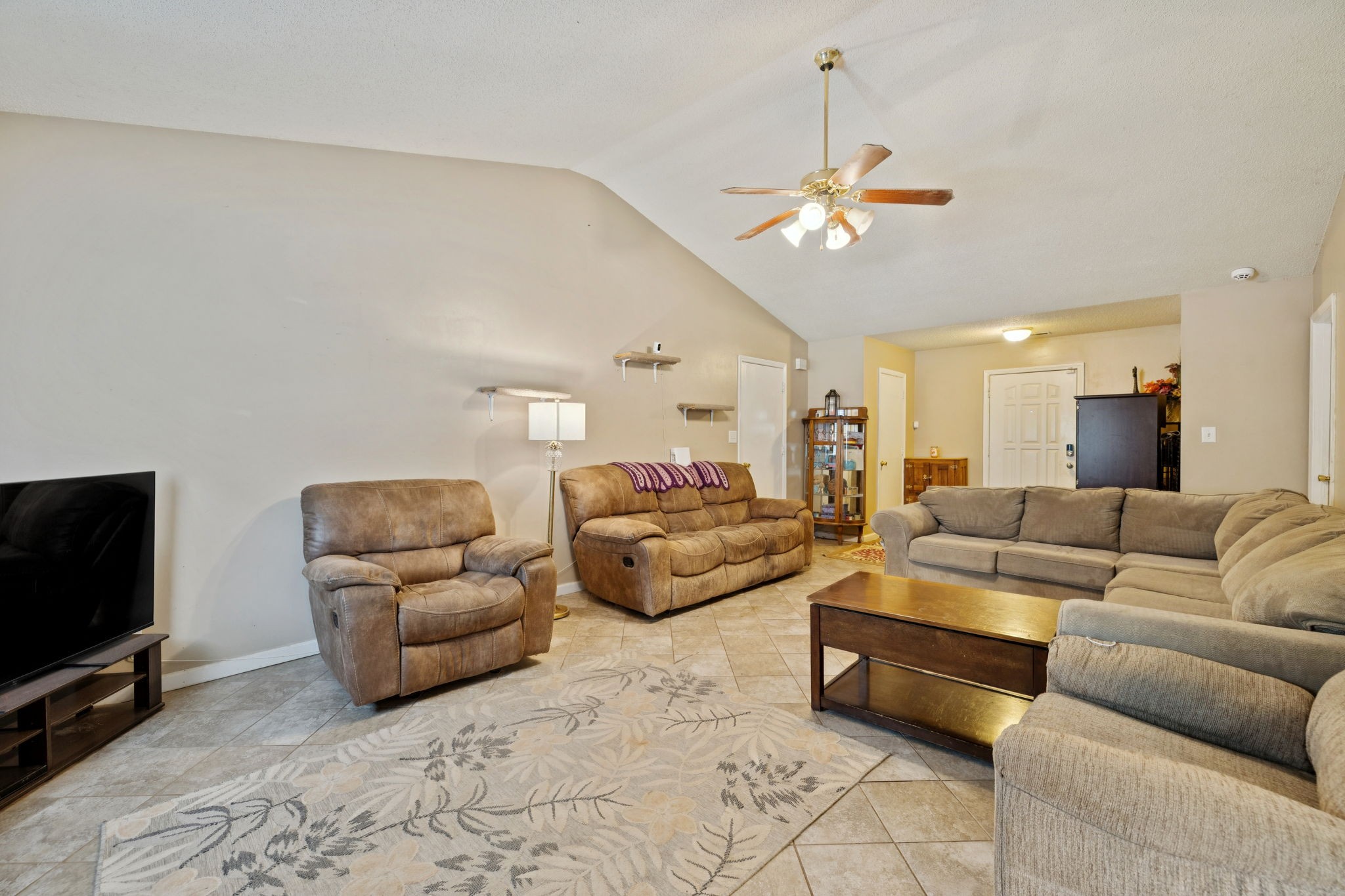 404 Kelsey Dr