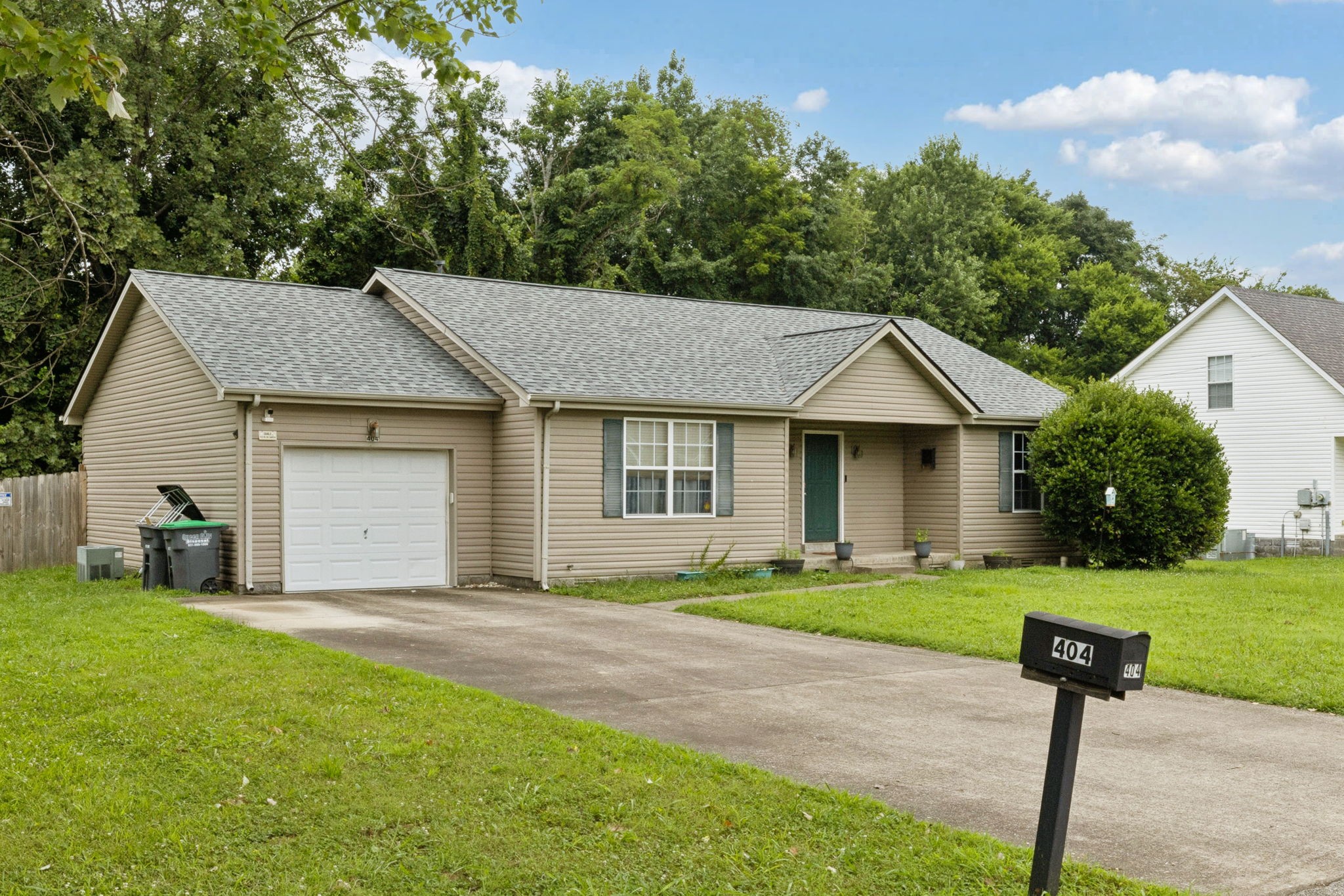 404 Kelsey Dr