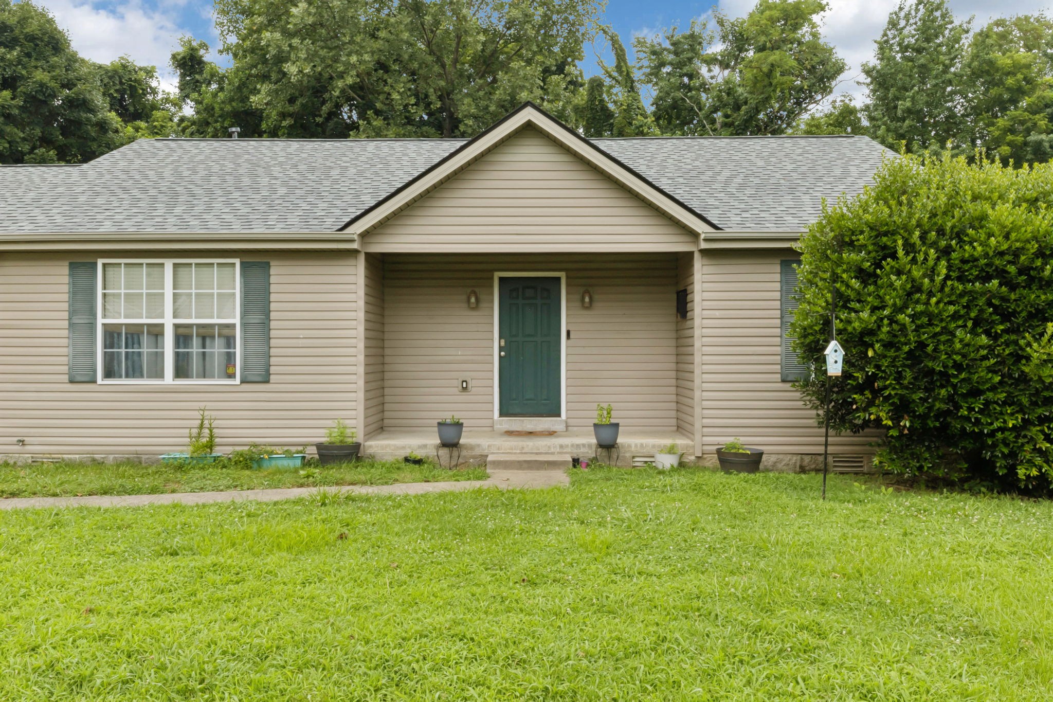 404 Kelsey Dr