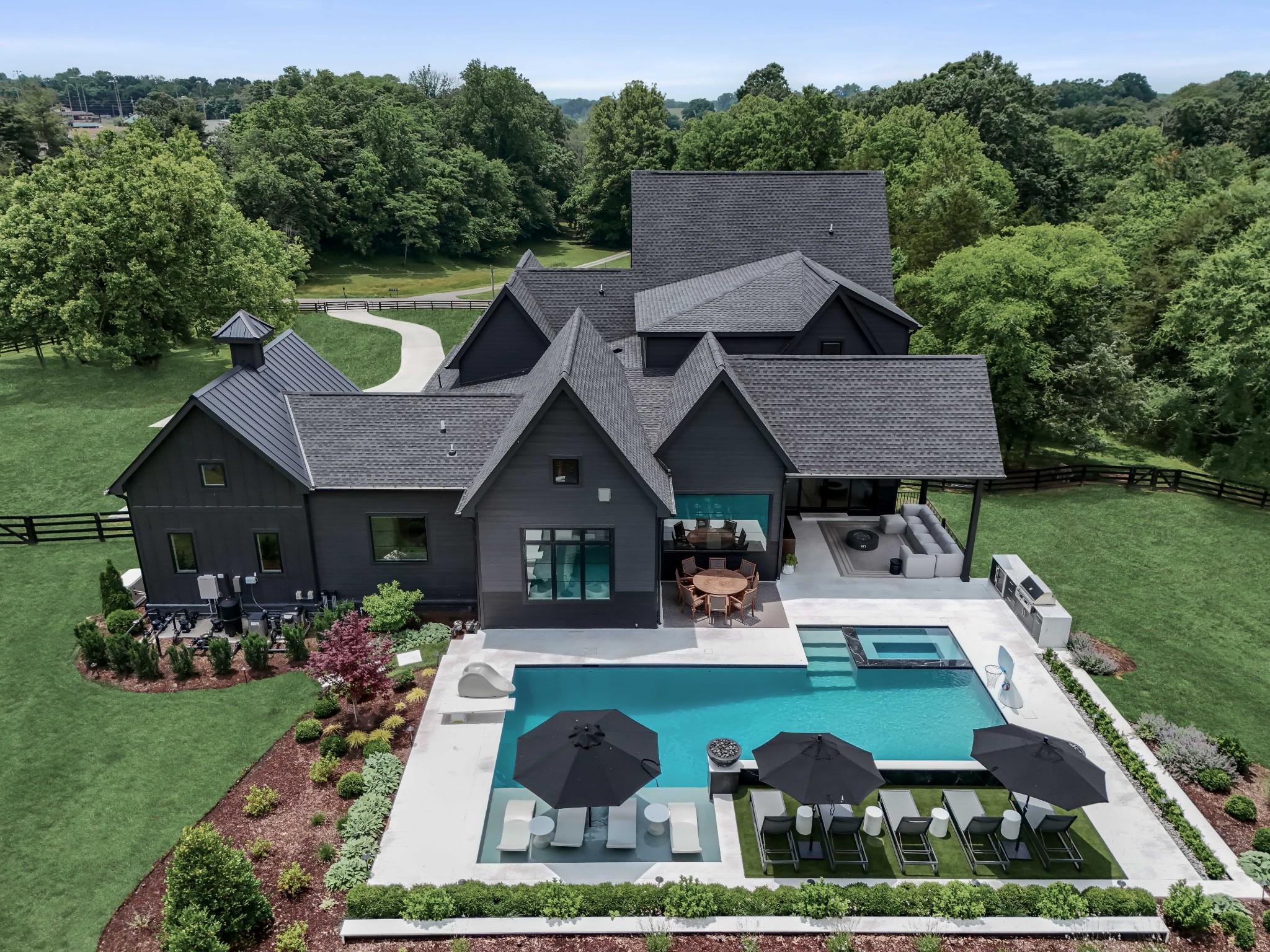 4896 Bethesda Rd