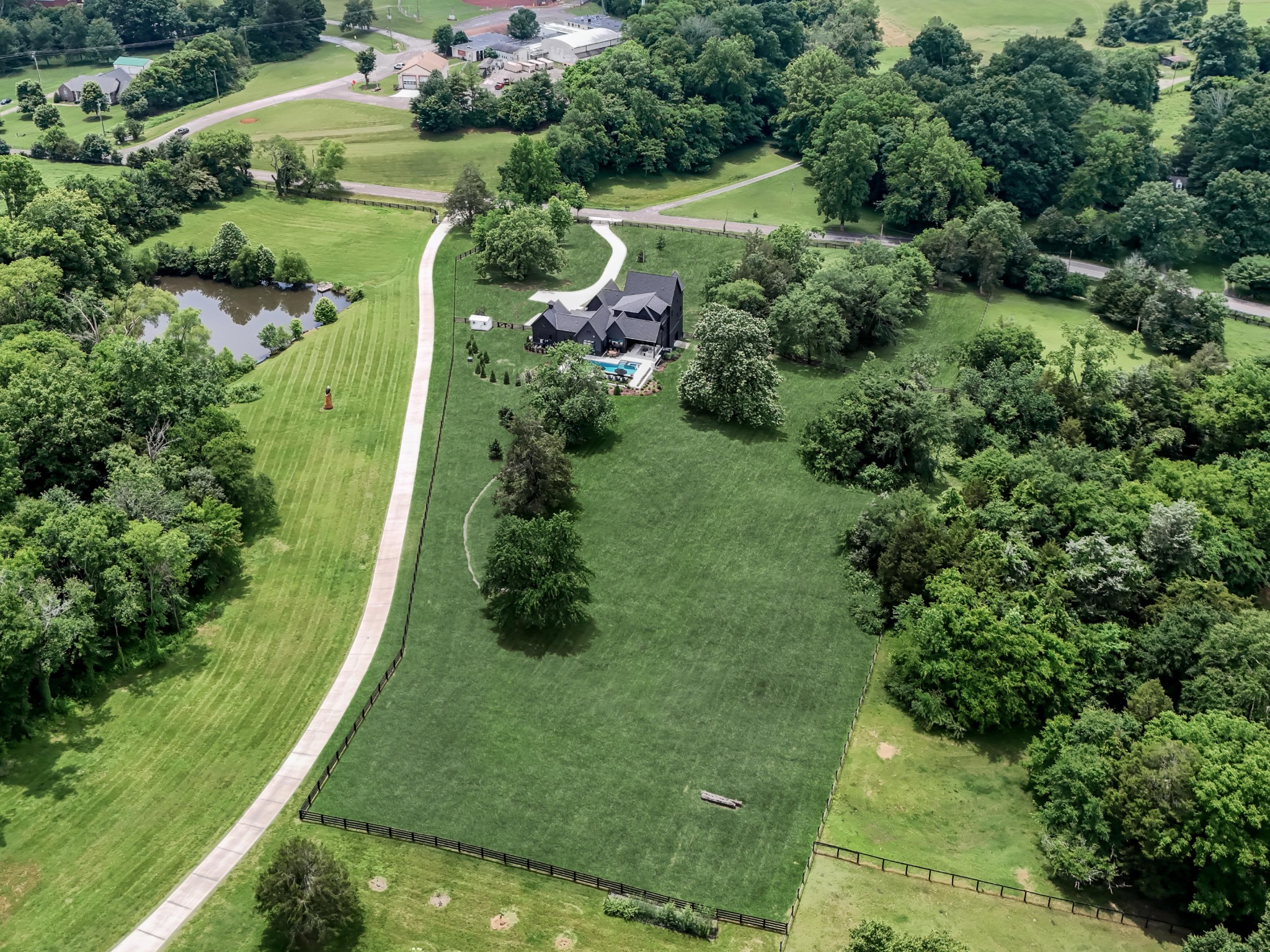 4896 Bethesda Rd