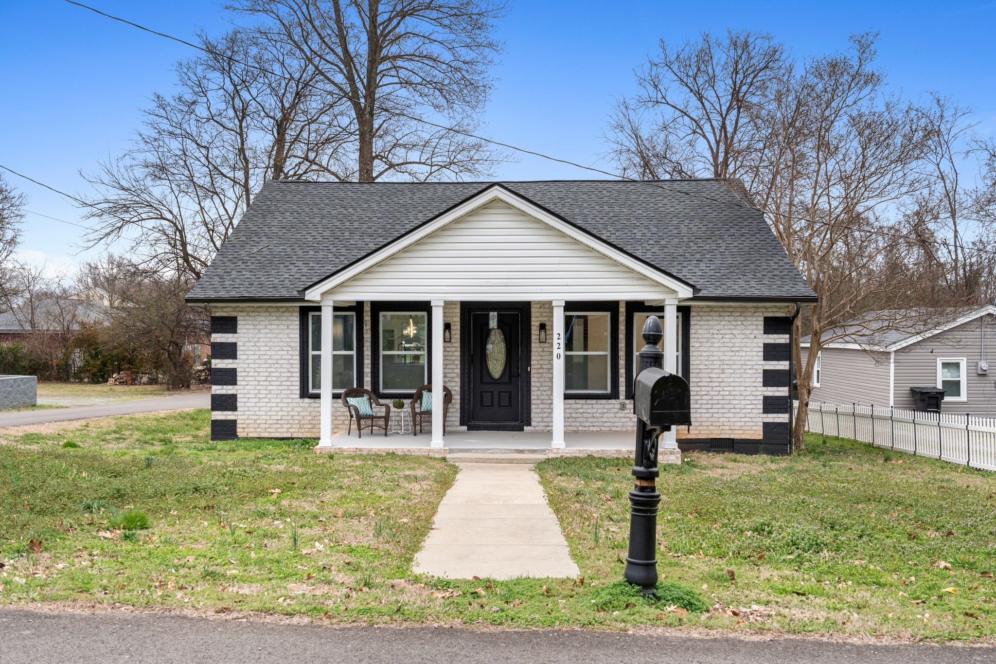 220 Chamberlain Dr
