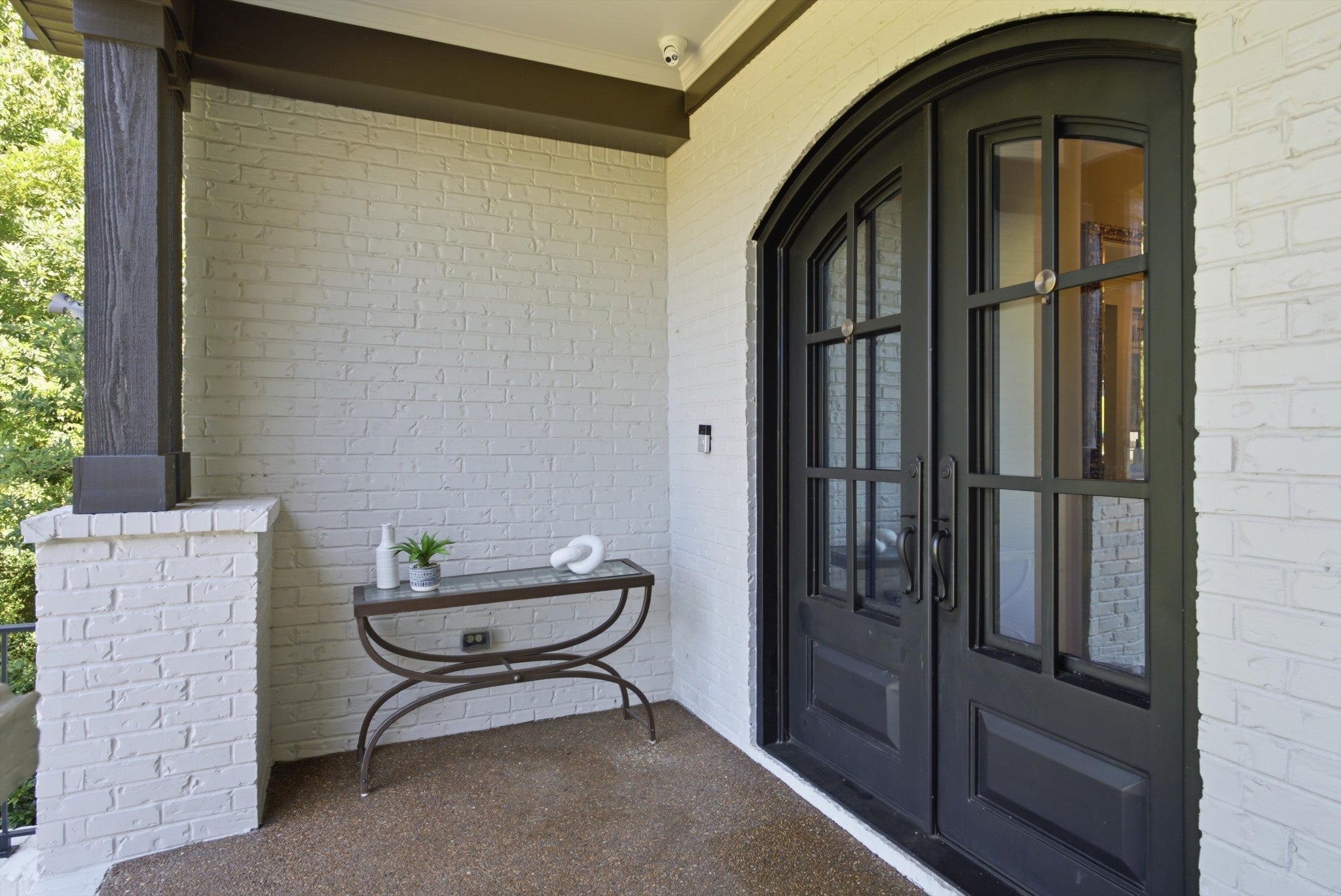 2230 Georgian Cir