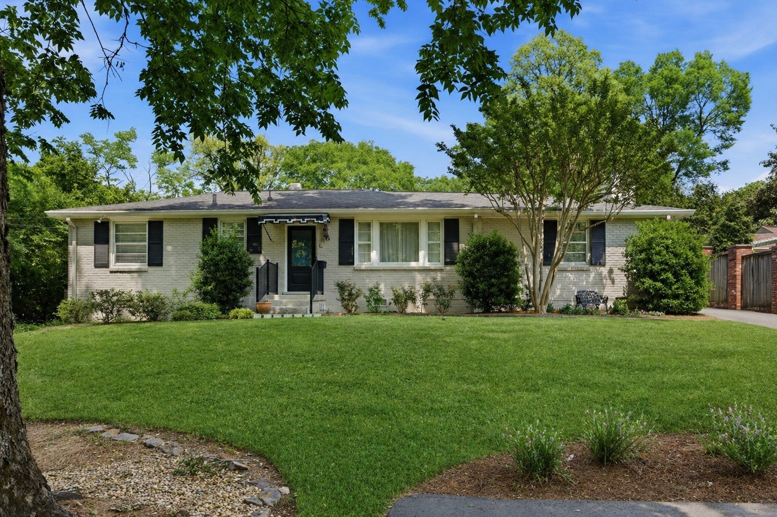 listing at 114 Bellevue Dr S, Nashville