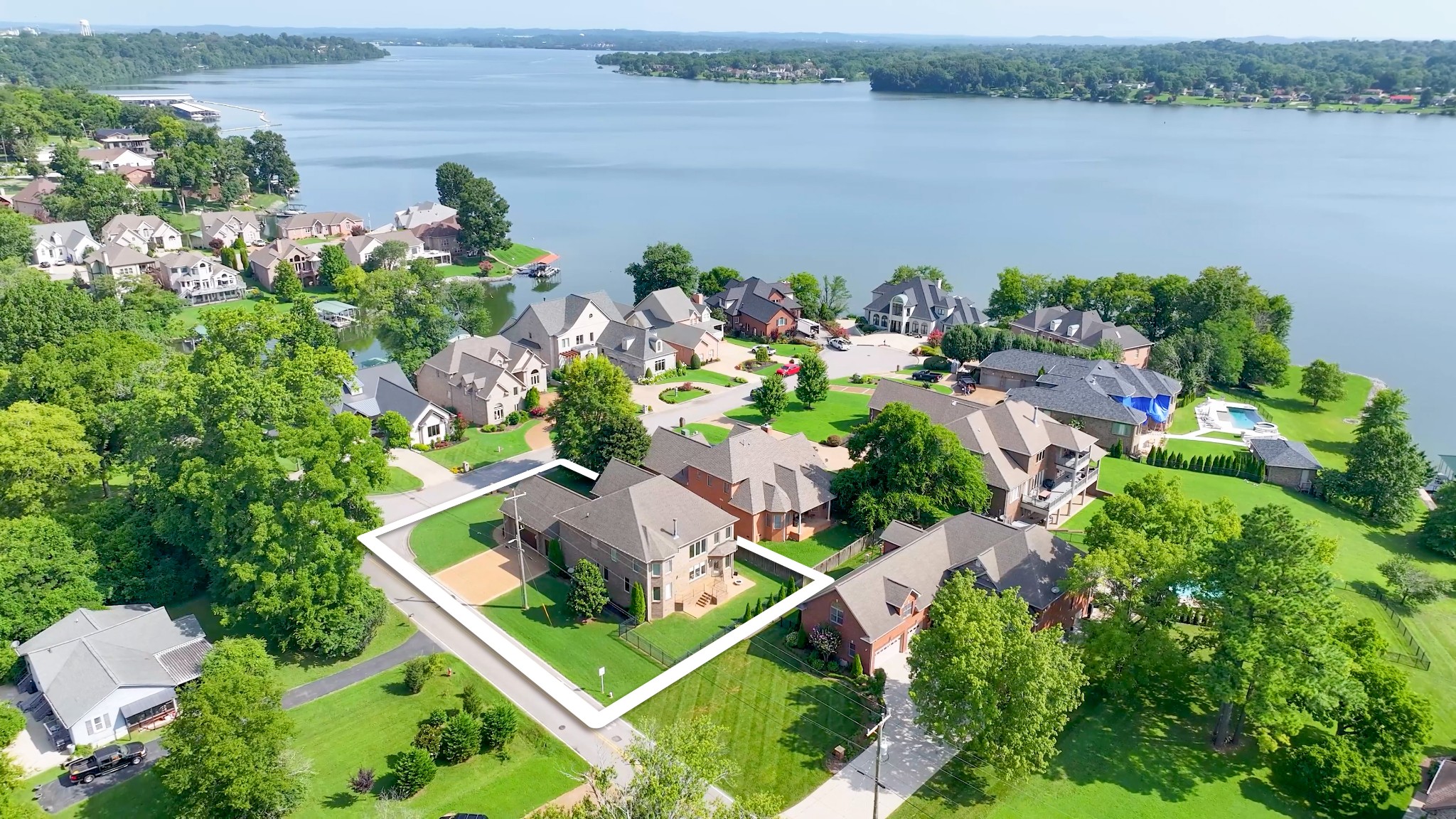 600 Lakemeade Pt
