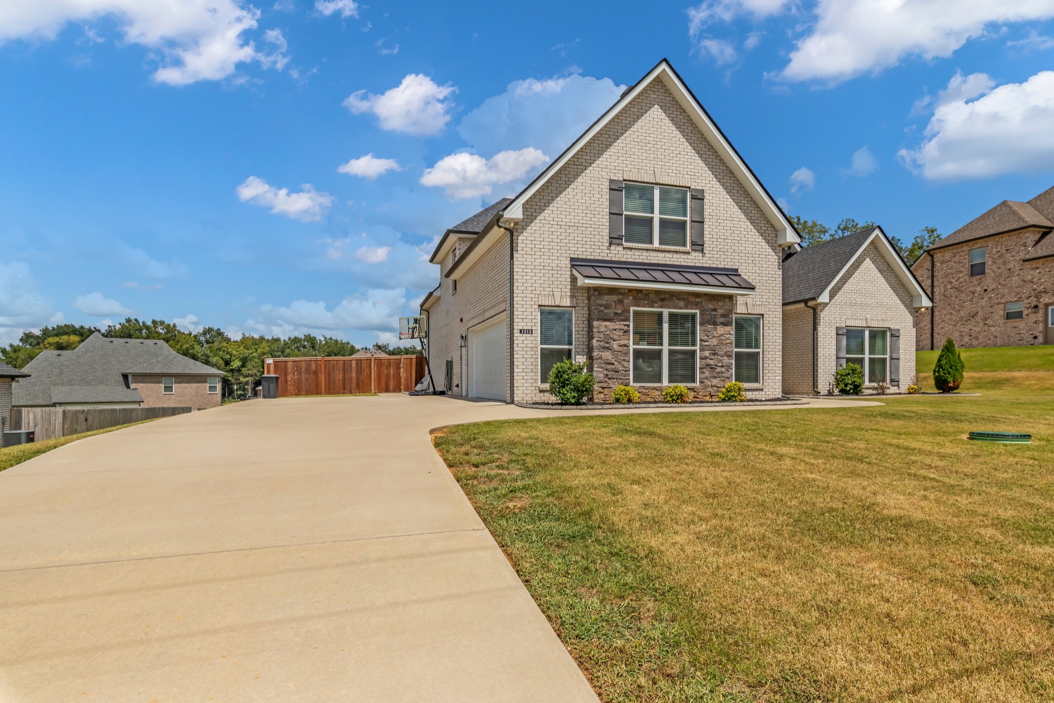 1212 Cascadeway Drive