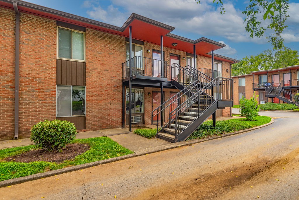 3600 Hillsboro Pike H11