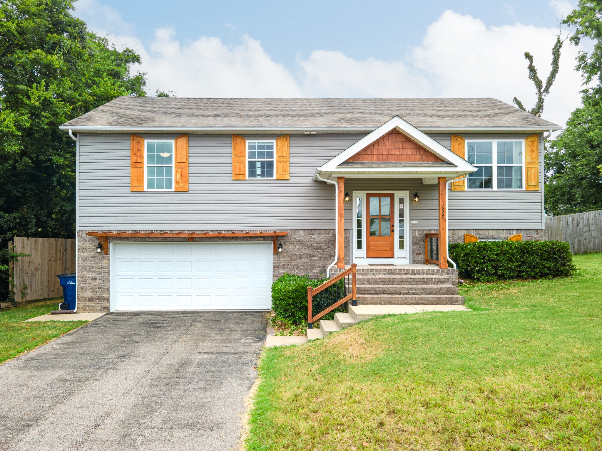 1809 Susan Rd