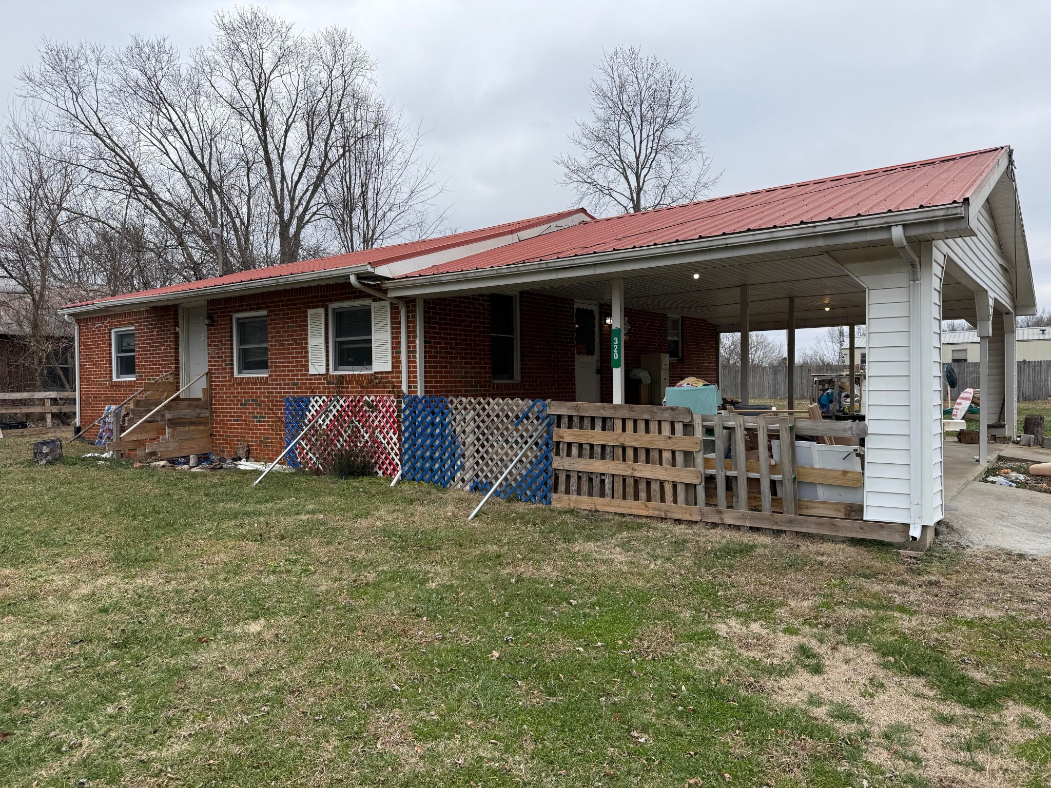 320 Floyd St