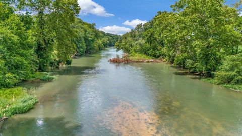 1076 Hwy 13 North Lobelville TN 37097