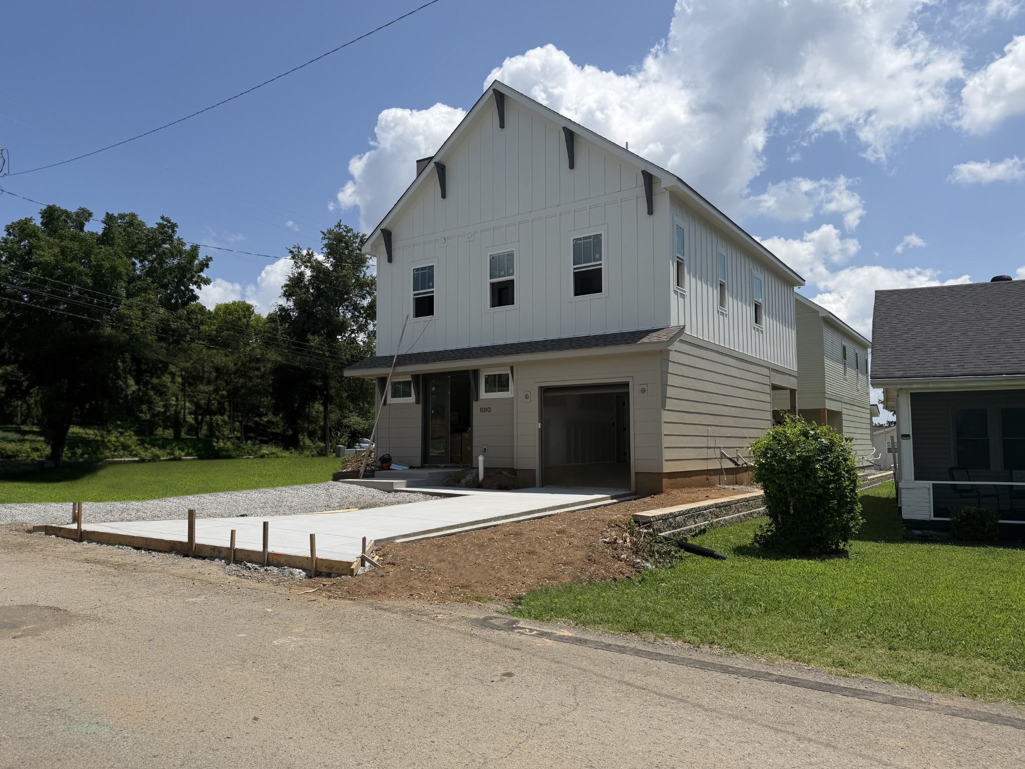 1010 Clemmons St, Nashville TN 37210 4-bed condo, photo 4 of 7