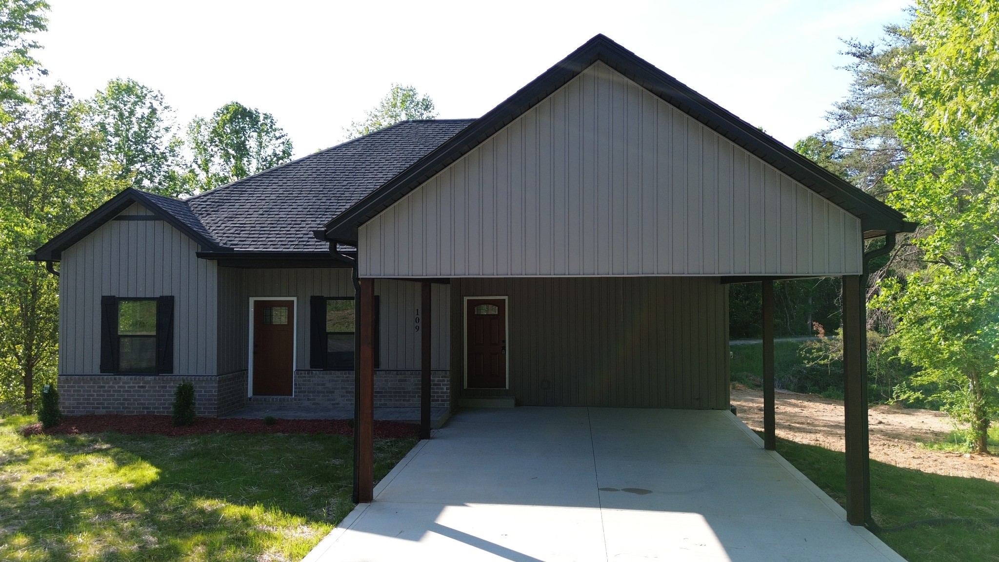 109 Christie Cir