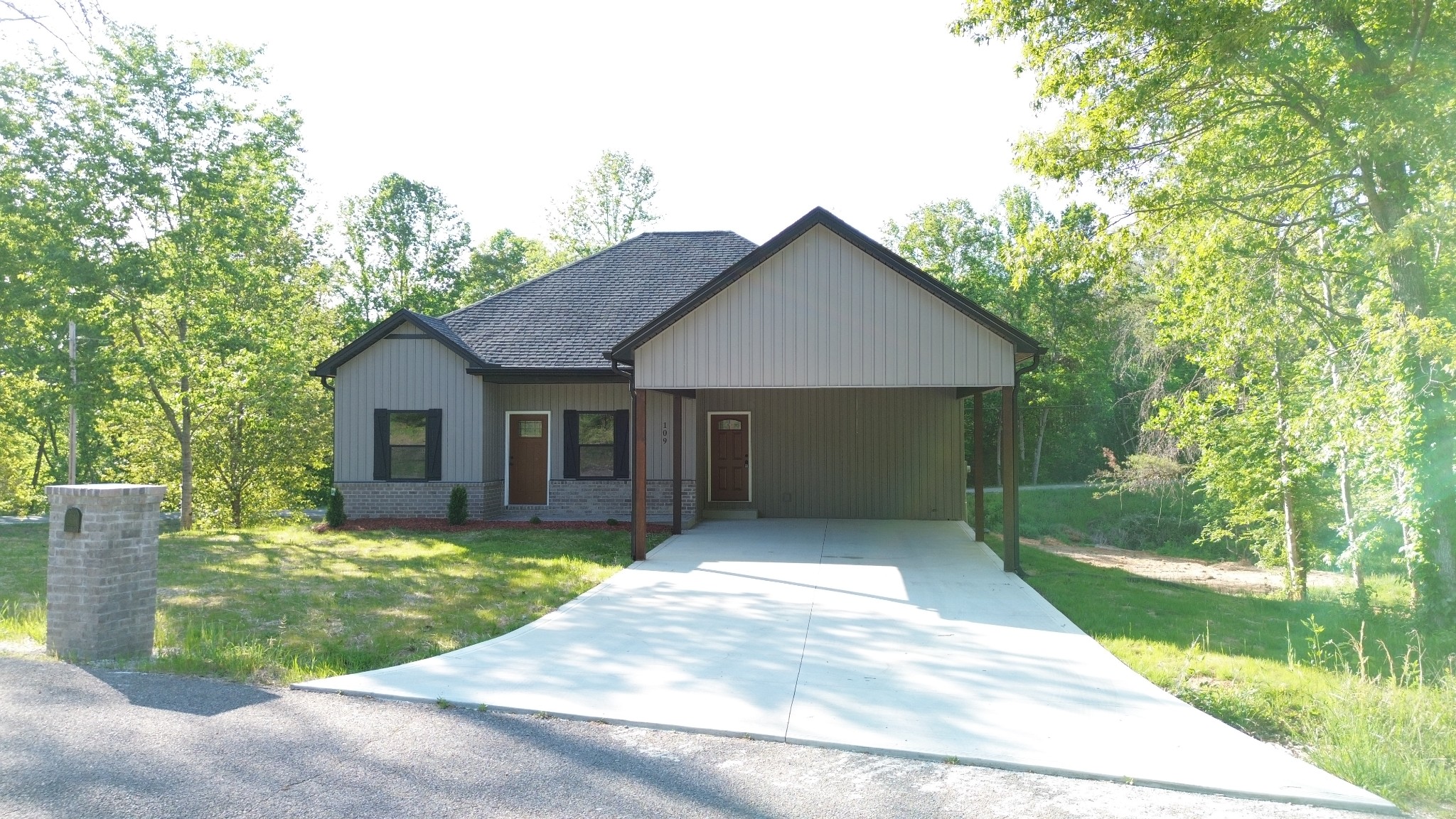 109 Christie Cir