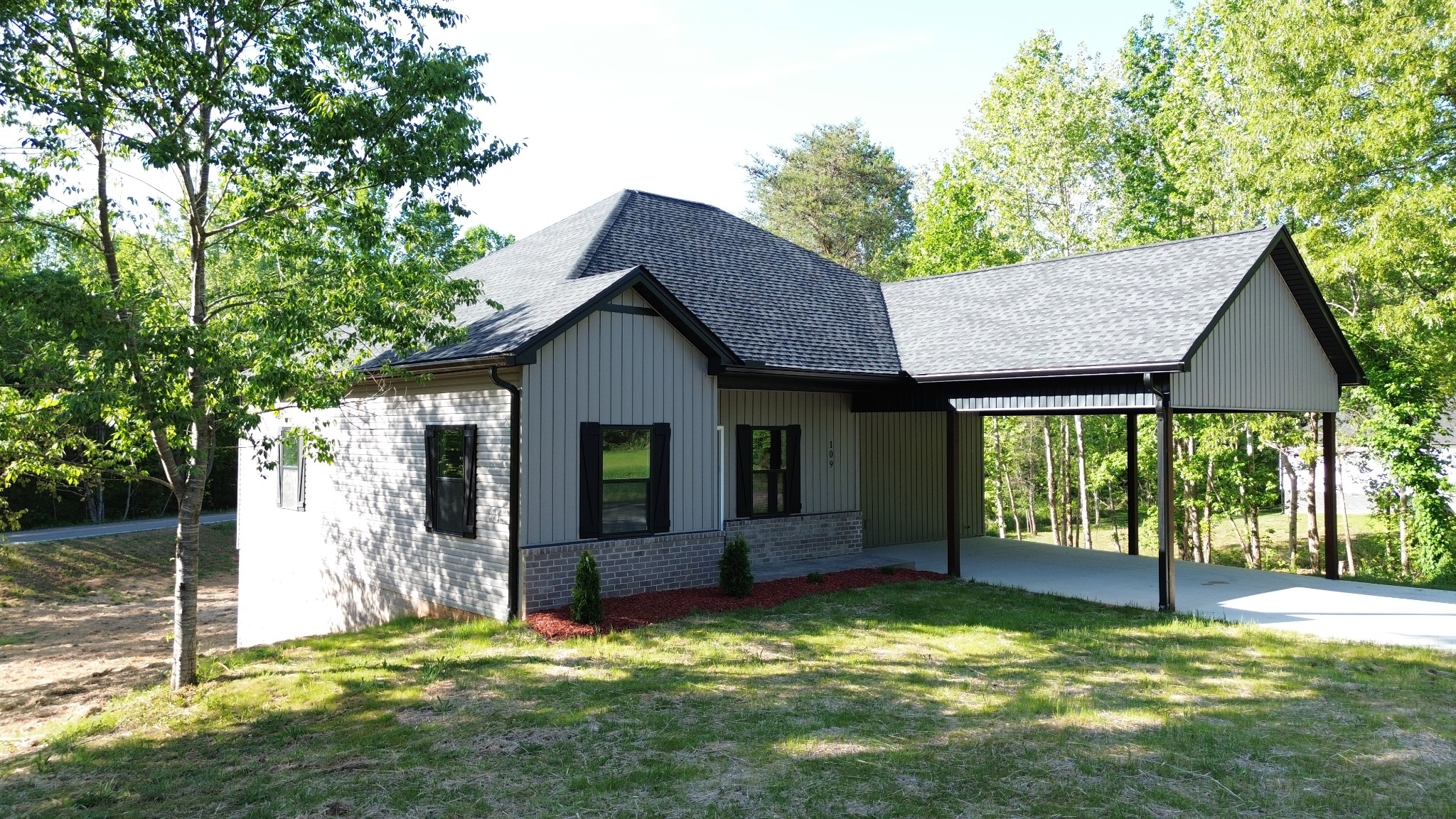 109 Christie Cir