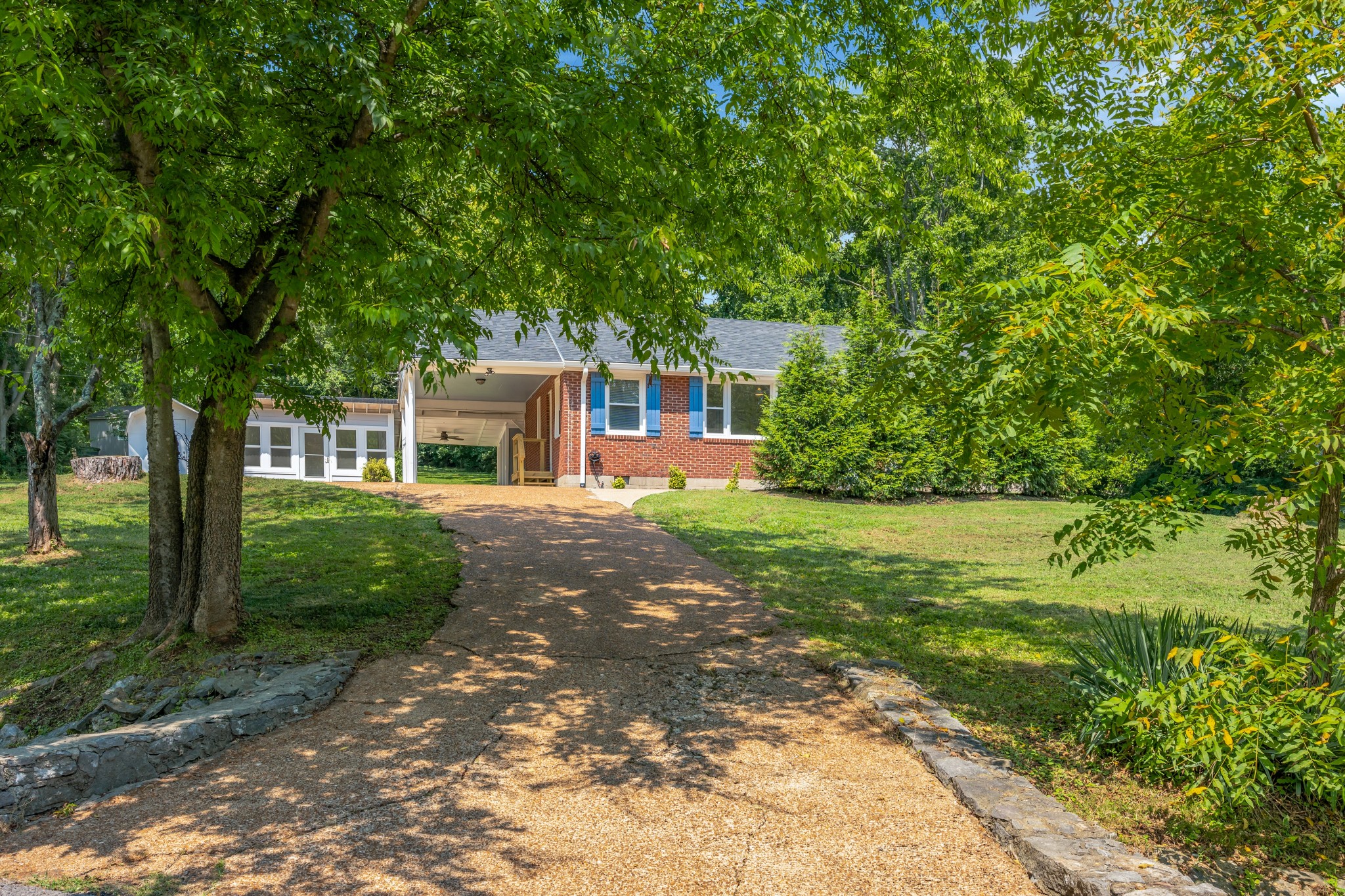 4814 Abbay Dr