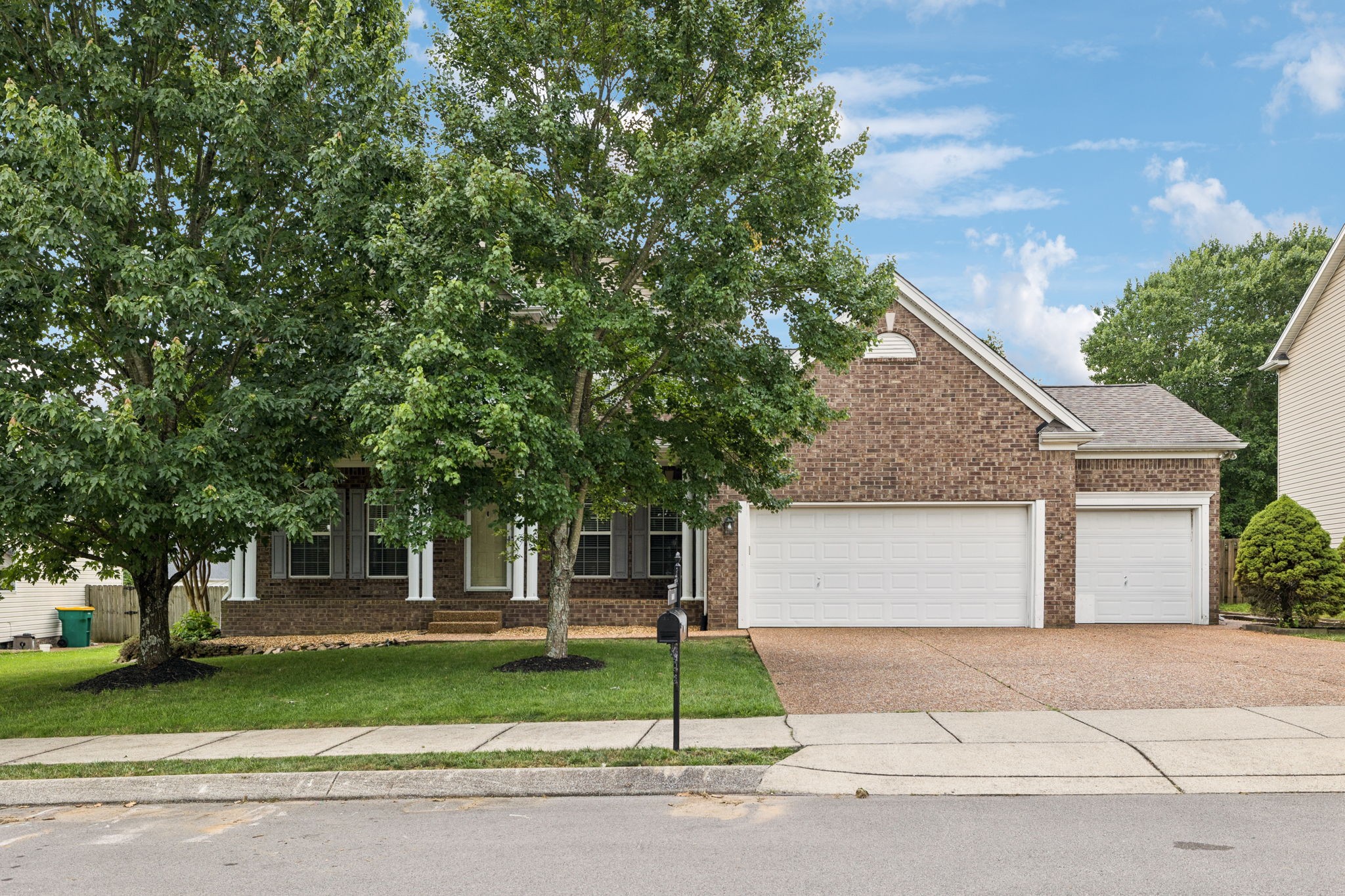 6014 Thrush Ct
