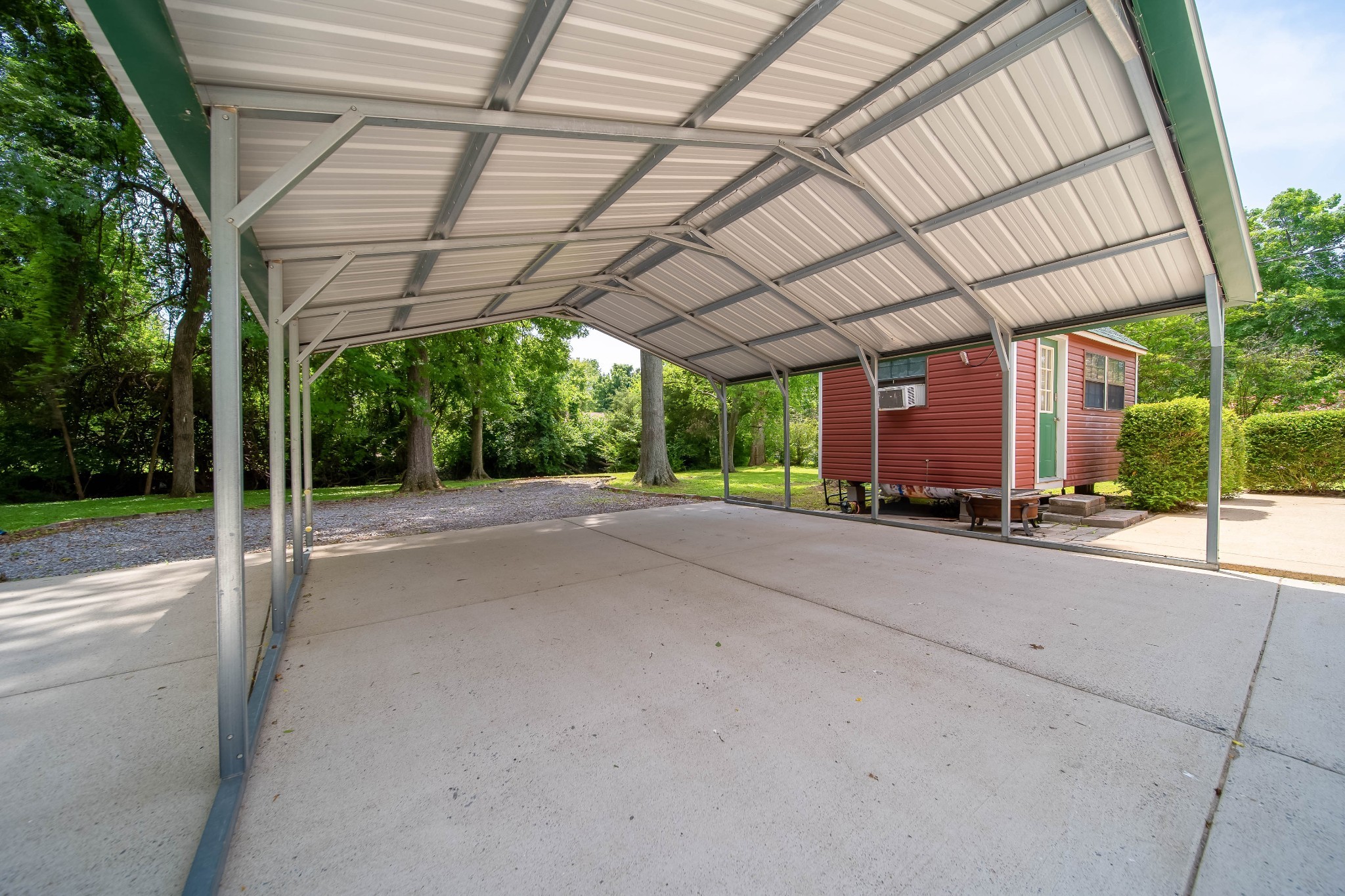 120 Donna Dr