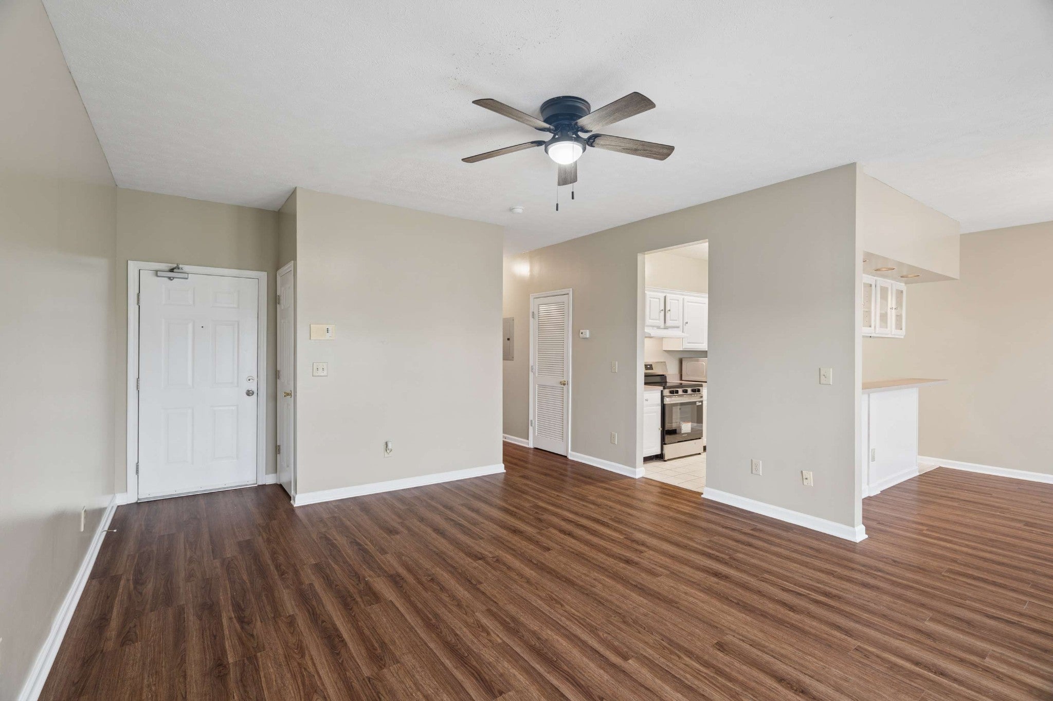 501 Churchill Xing