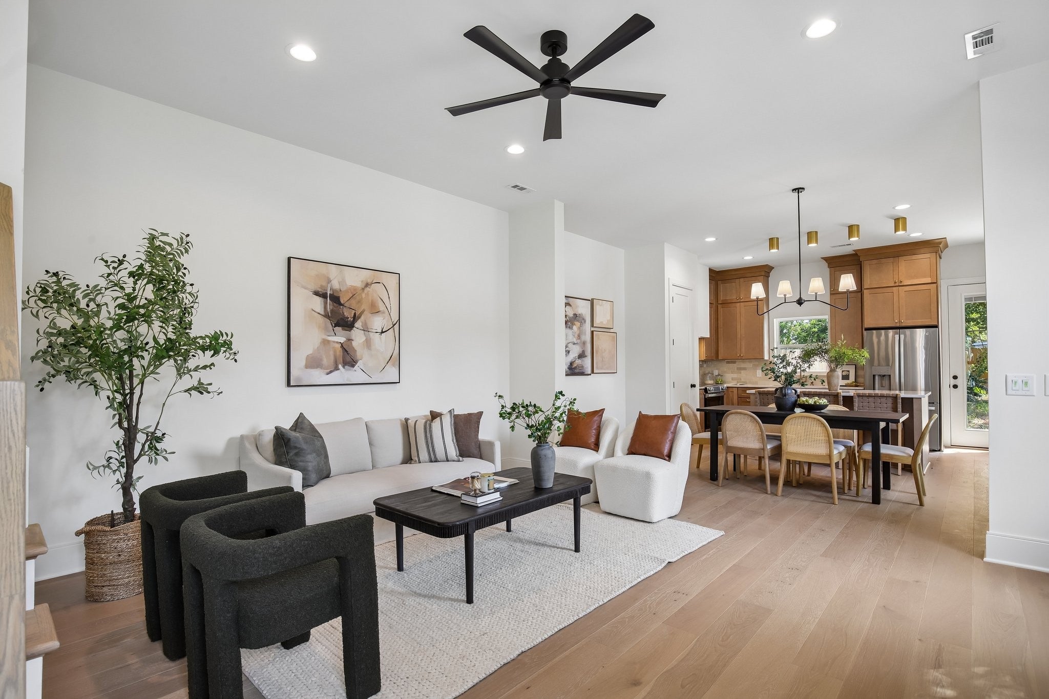 2013 Sultana Ave A
